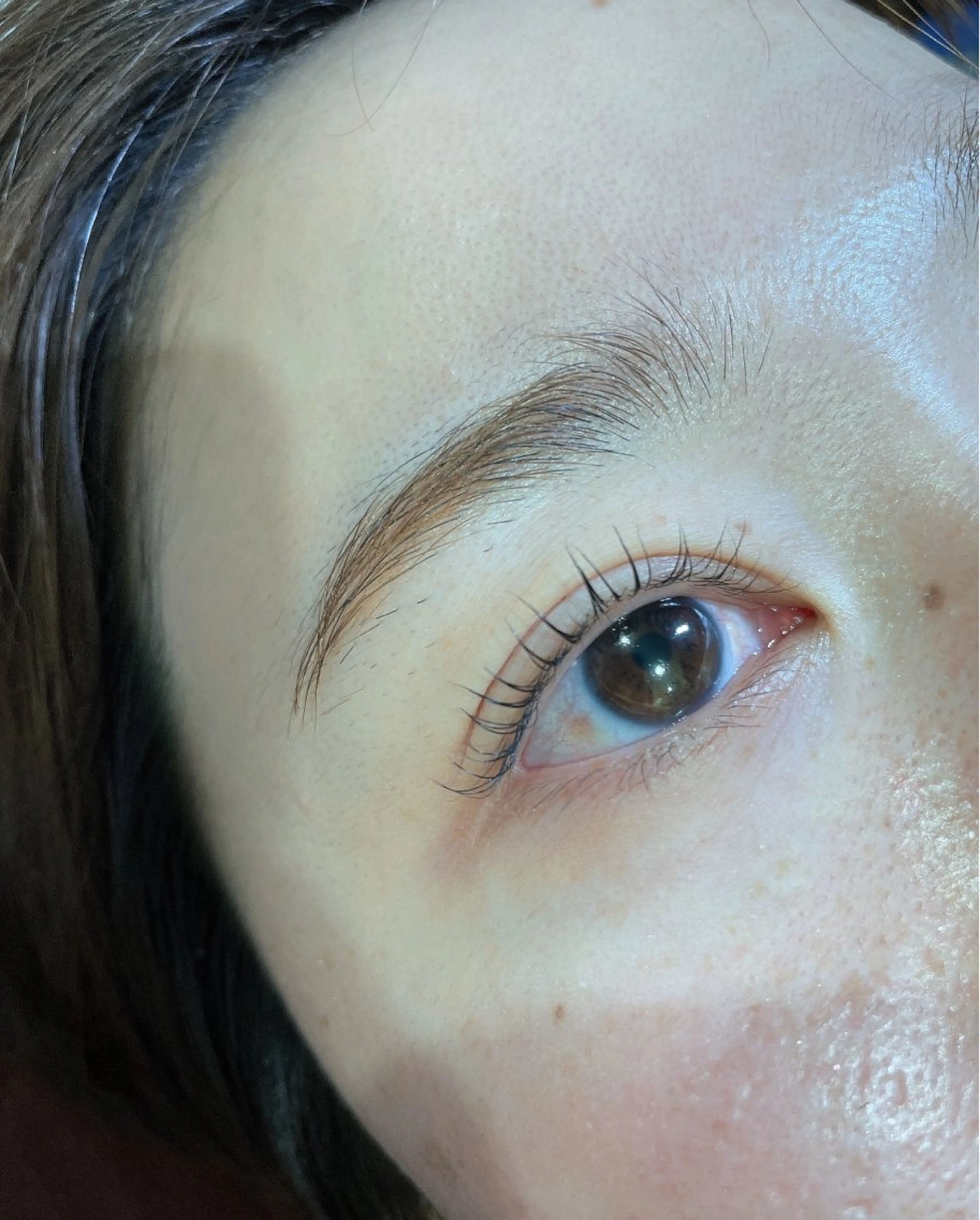 マツエク・マツパ cure所属・井上 真里奈のヘアスタイル