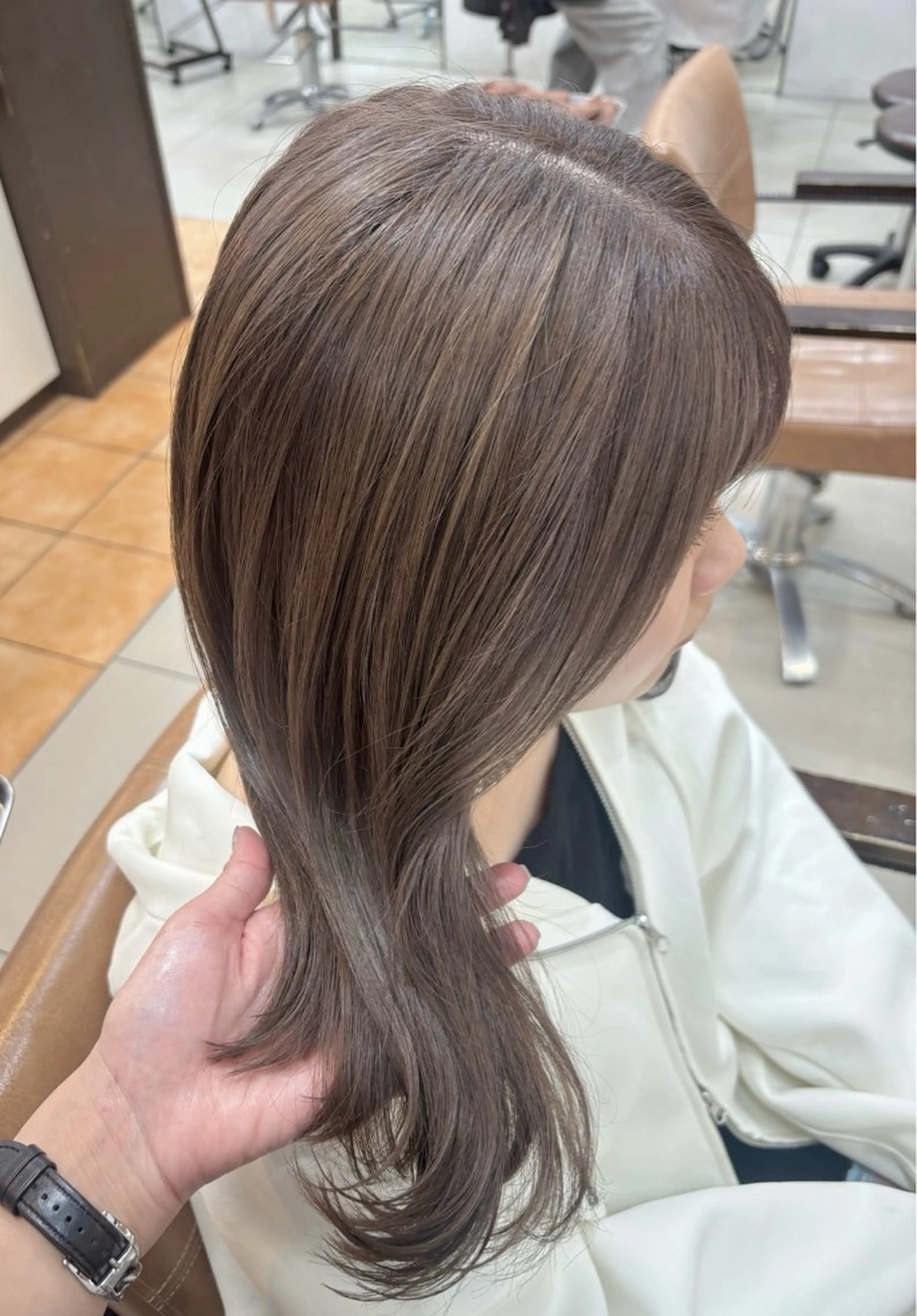 ミディアム カラー ブリーチ グレージュ トリートメント ヘアカラー トリートメント 頭皮×髪質改善 透明感カラー💎中村のヘアスタイル