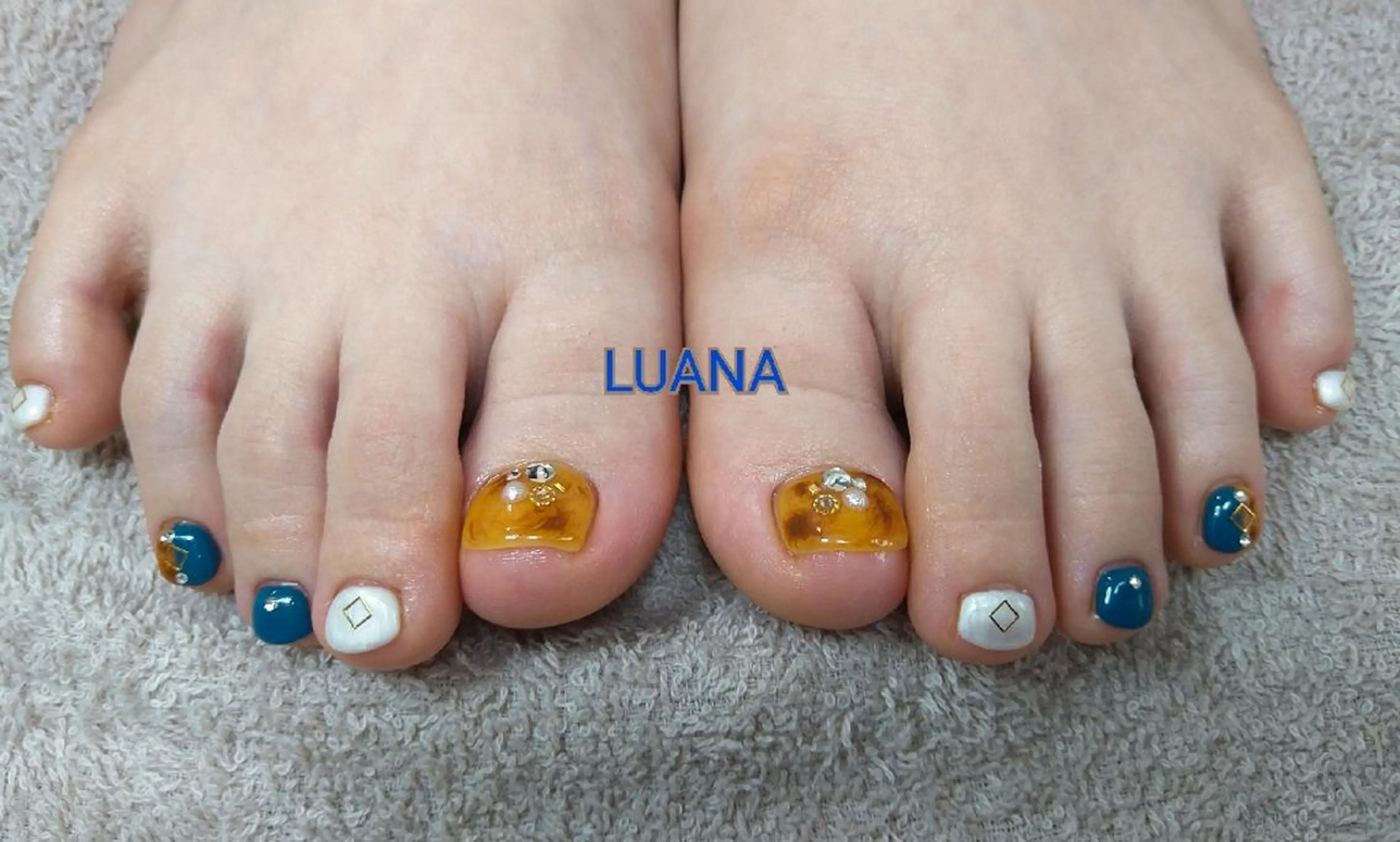 ネイル フットネイル LUANA  TAKAHASHIのネイルデザイン