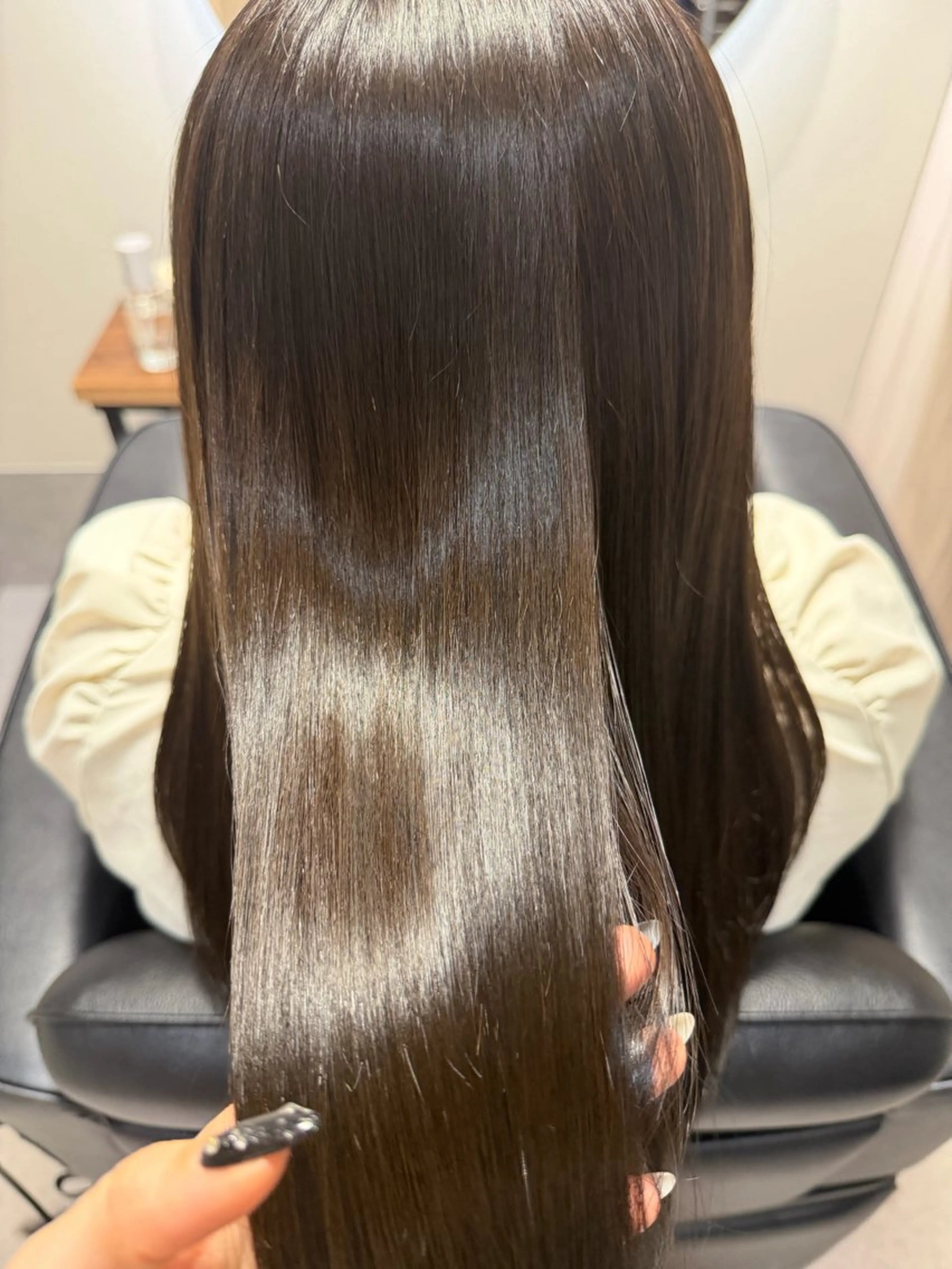 ロング 縮毛矯正 トリートメント カット ヘアカラー 縮毛矯正 トリートメント NAVY 橋本心 縮毛矯正のヘアスタイル