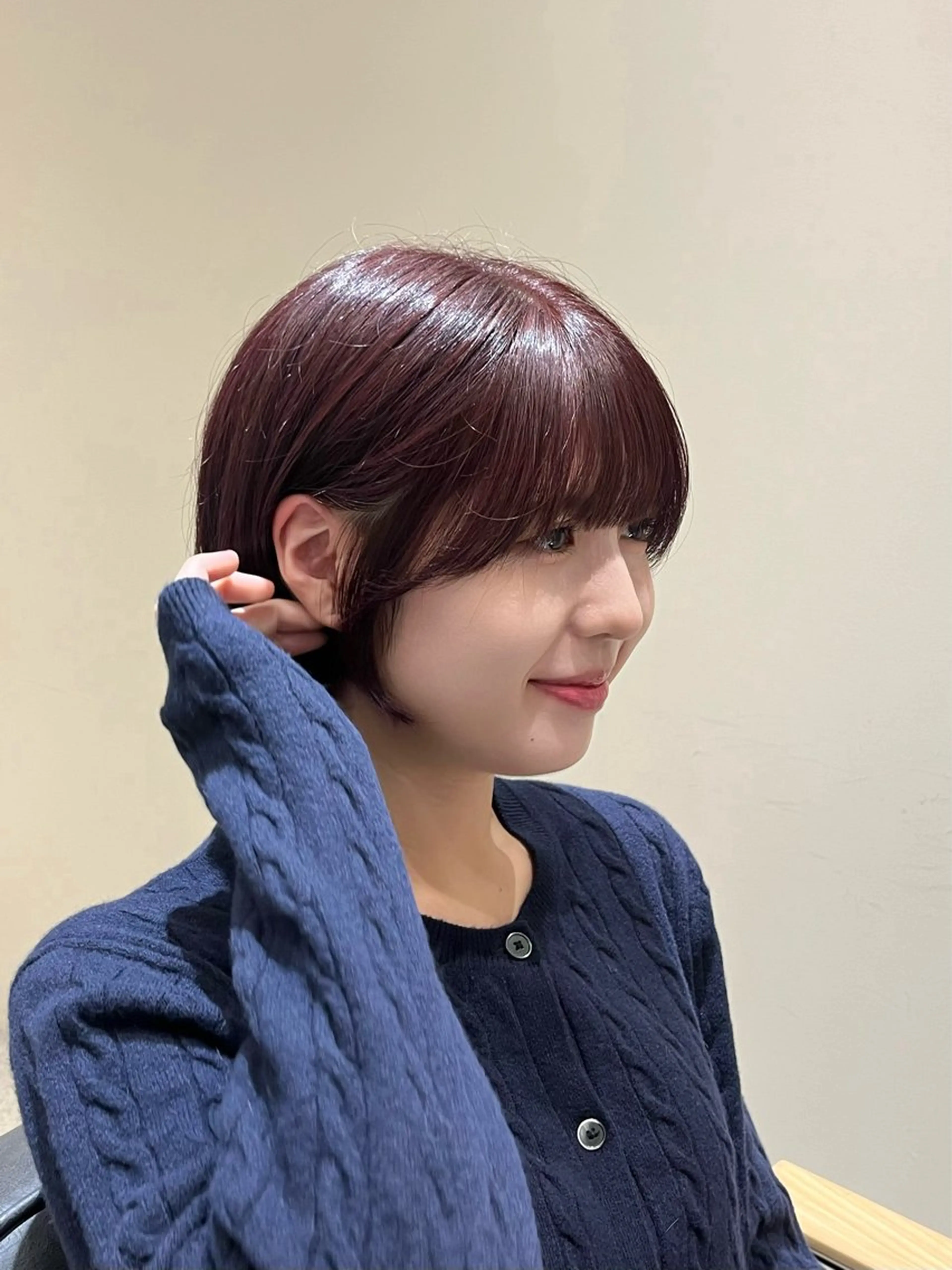 ショート カラー ブリーチ カシス ブリーチなしカラー レッドカラー 顔周りカット カット ヘアカラー トリートメント 顔周り/レイヤー カット🎀ヒラバルのヘアスタイル