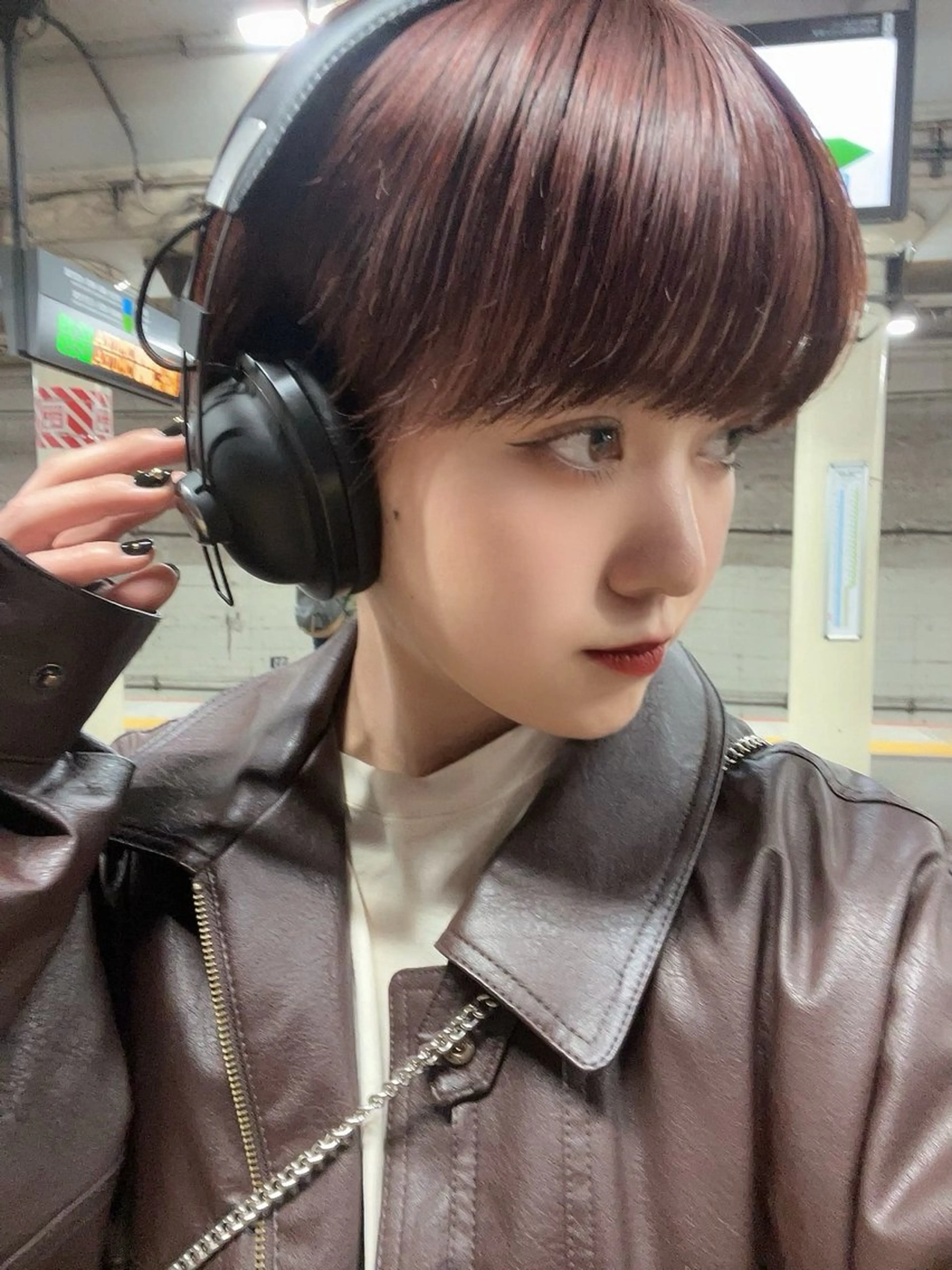 ショート カラー ブラウンカラー オレンジ オレンジブラウン ショートヘア ワイドバング レイヤーカット/ カラー/ko-noのヘアスタイル