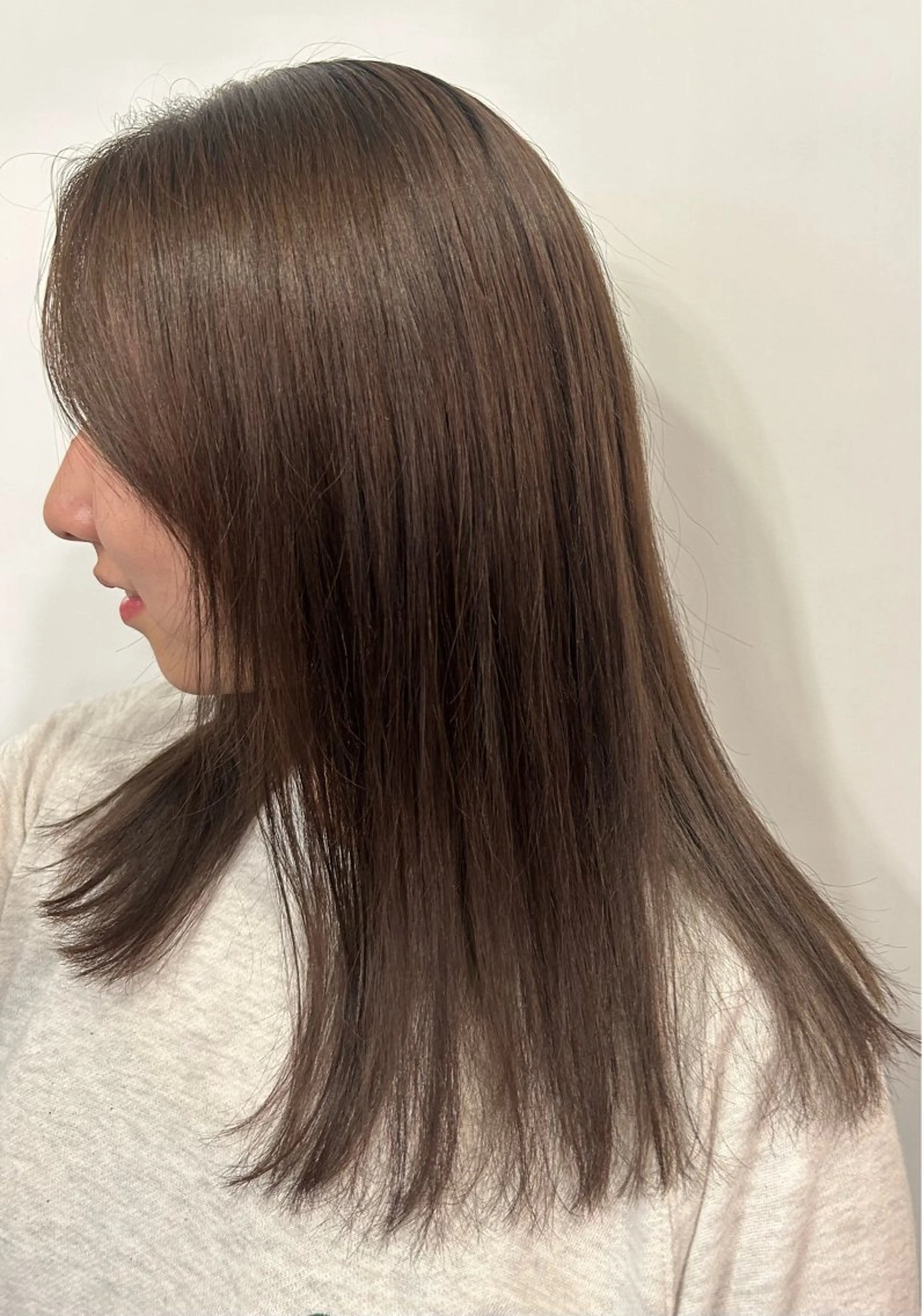 セミロング カラー カット ヘアカラー Ida Akaneのヘアスタイル