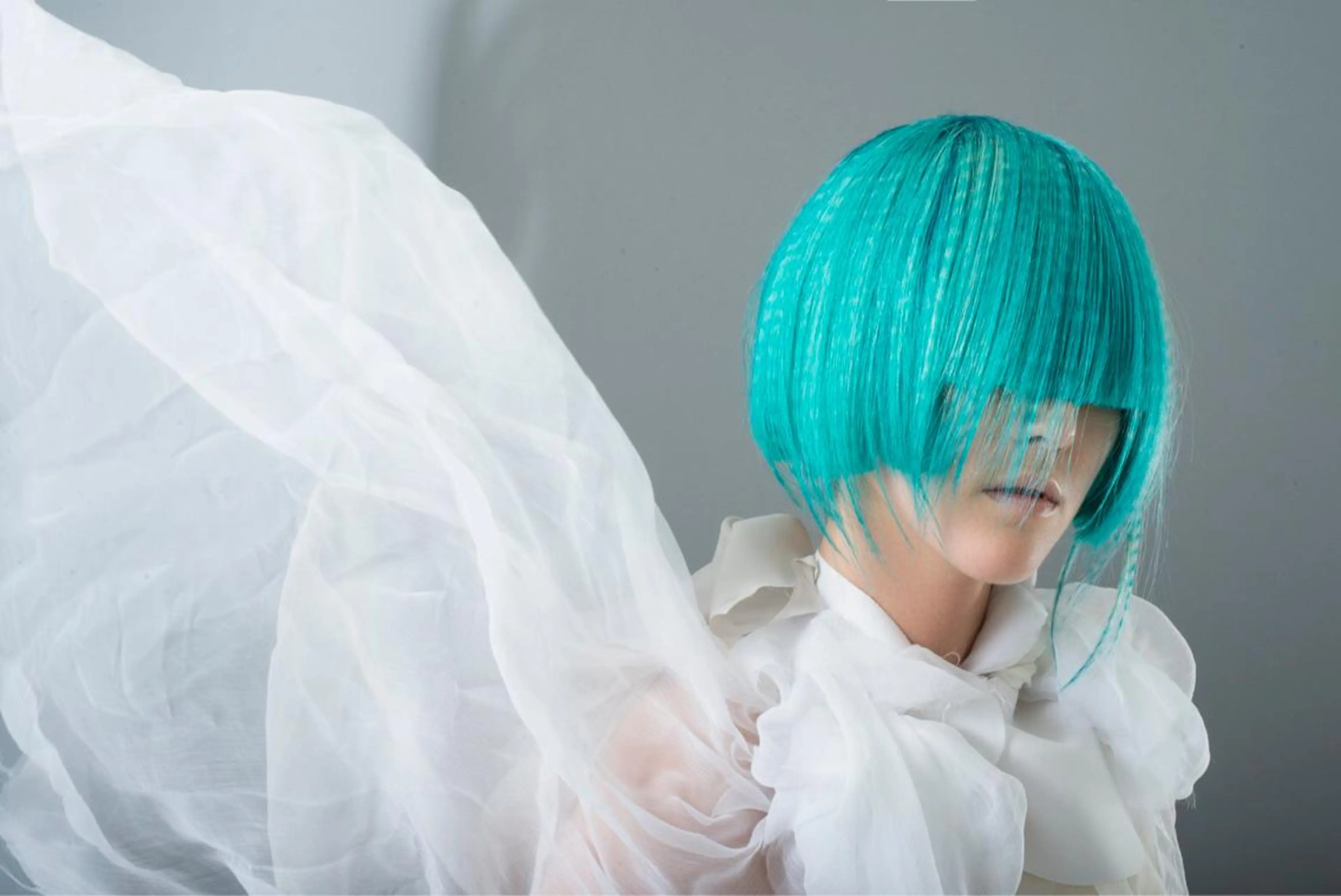 ショート カラー ブリーチ ブルーカラー 舘野 太嘉宏のヘアスタイル