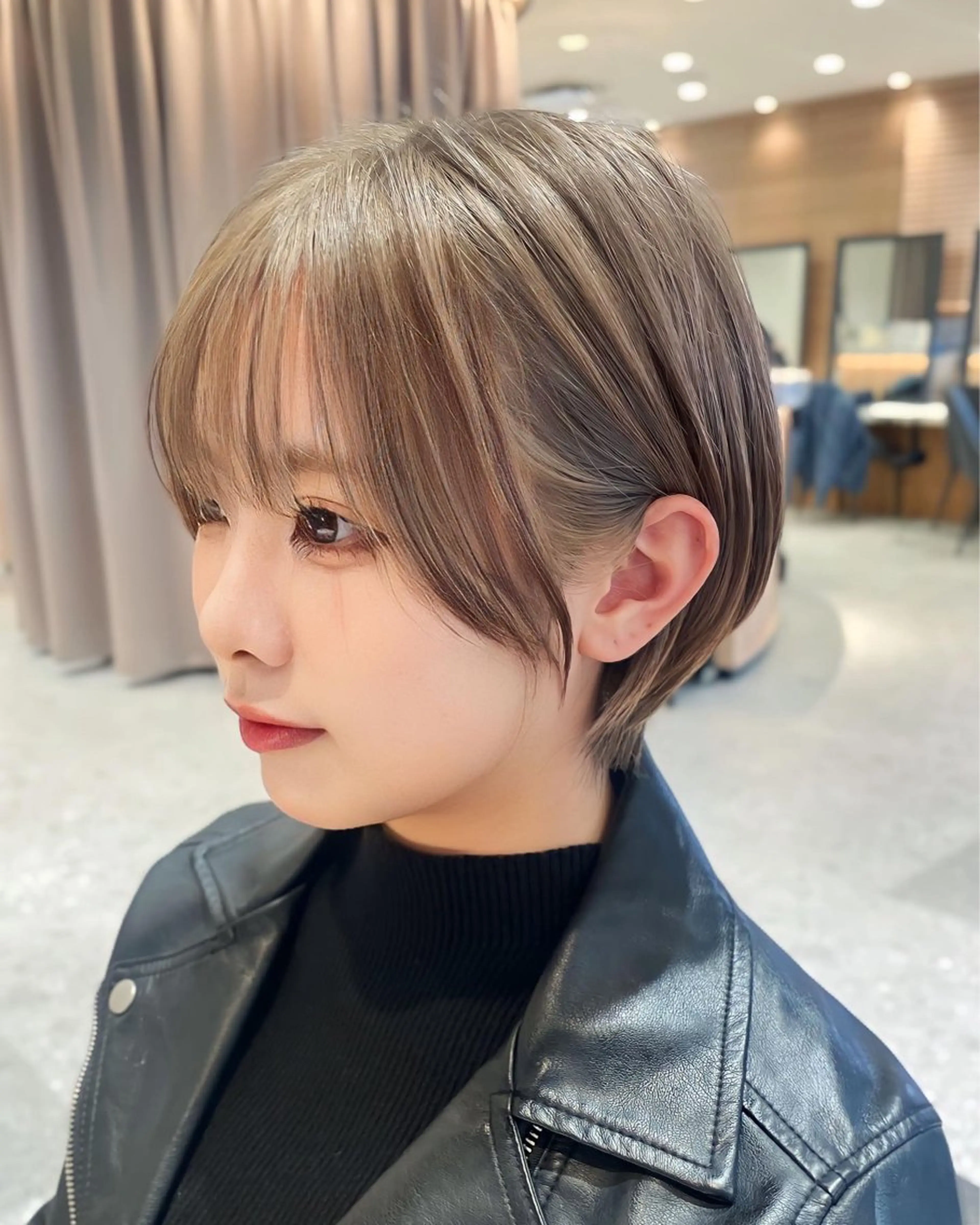 ショート カラー ハイトーンヘア れおん🌙のヘアスタイル