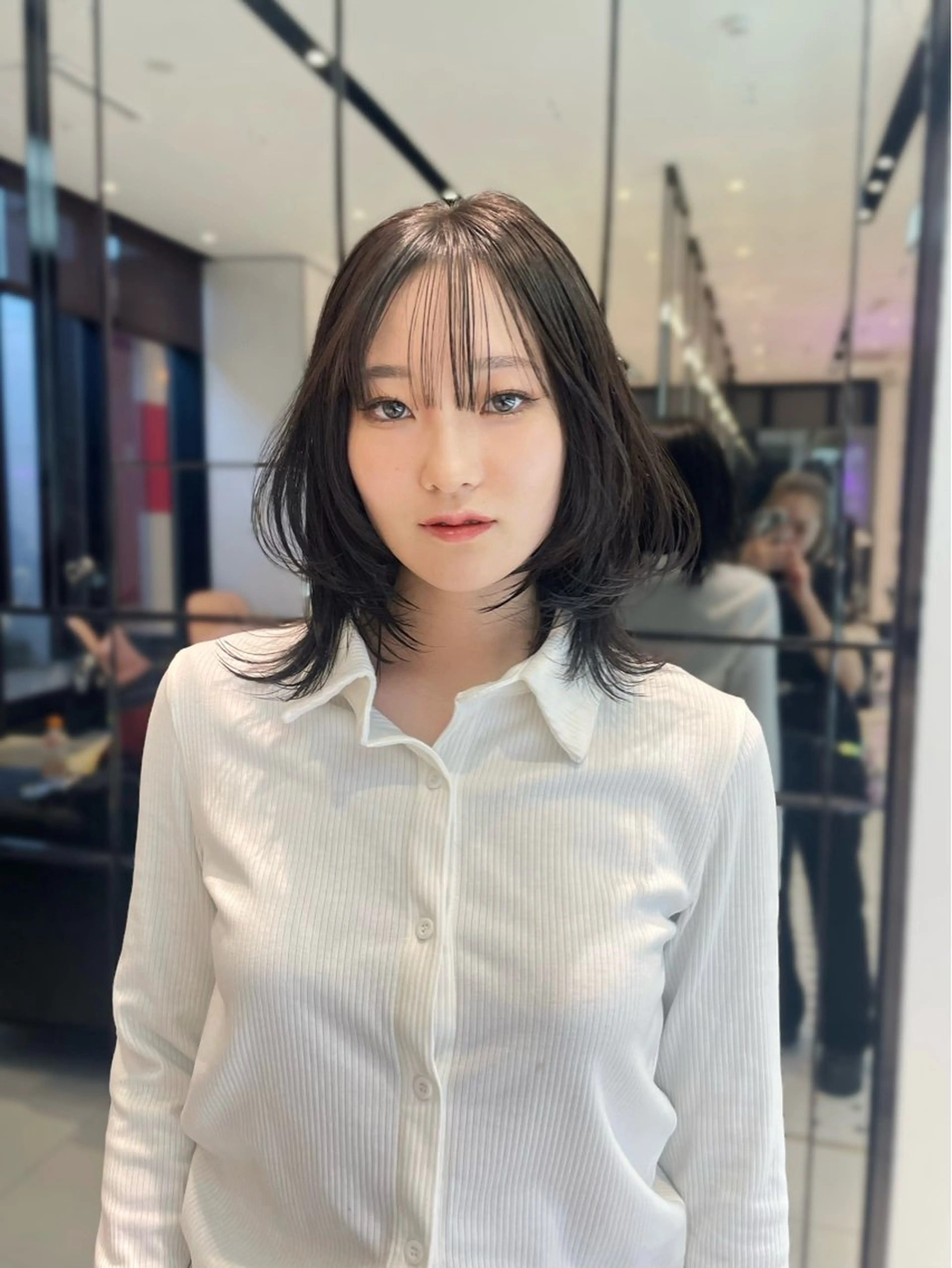 ミディアム カラー ミディアムレイヤー グレージュ オリーブグレージュ オリーブグレー 韓国風ヘア カット ヘアカラー トリートメント keen 吉祥寺所属・【韓国❤️海外ヘア】 AYAKAのヘアスタイル