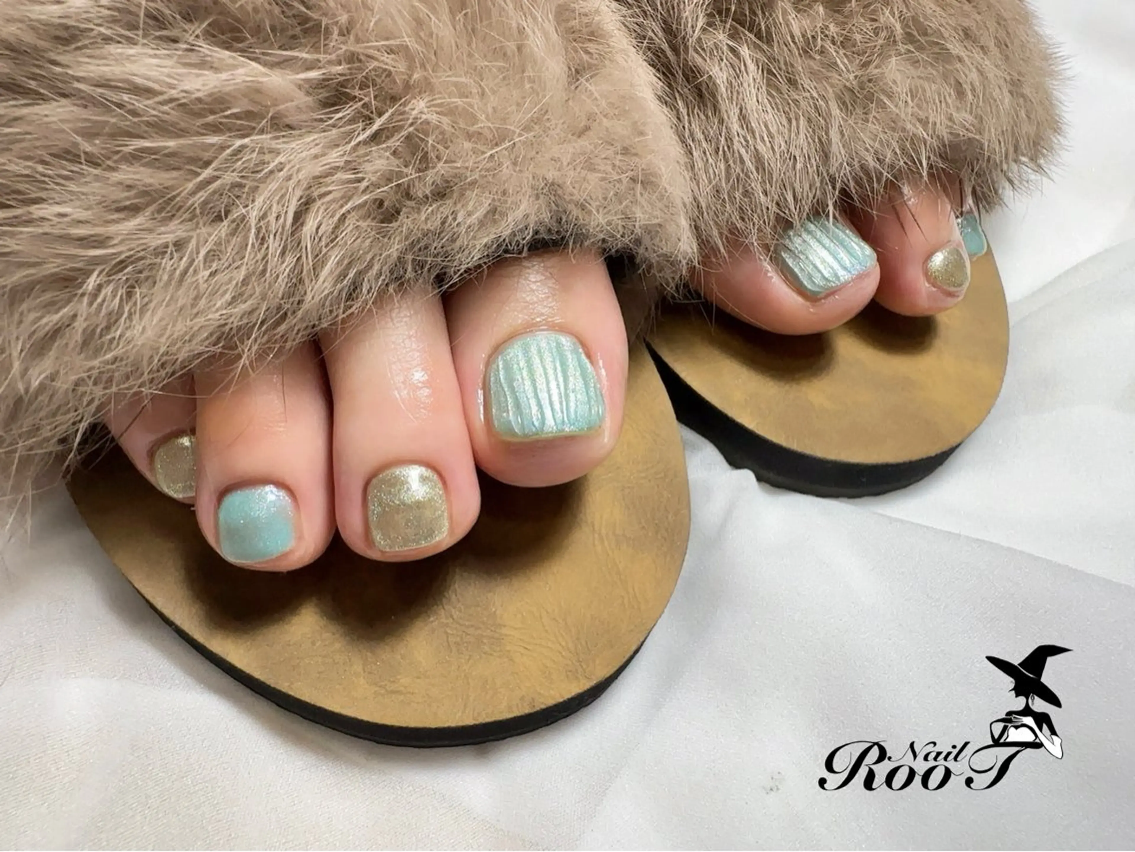 ネイル マグネットネイル ぷっくりネイル フットネイル RooT Nailのネイルデザイン