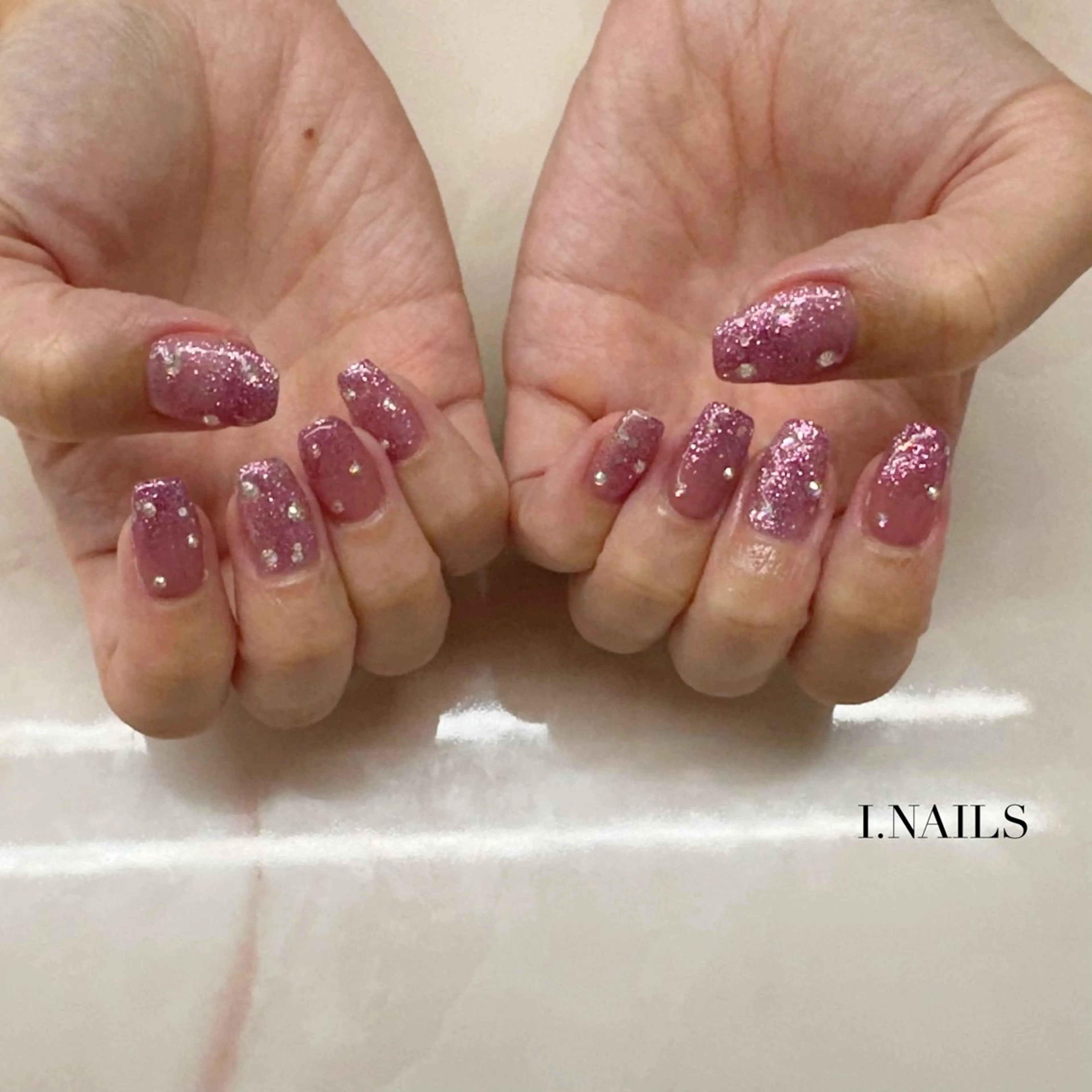 ネイル アイネイルズ所属・早川 梓のネイルデザイン