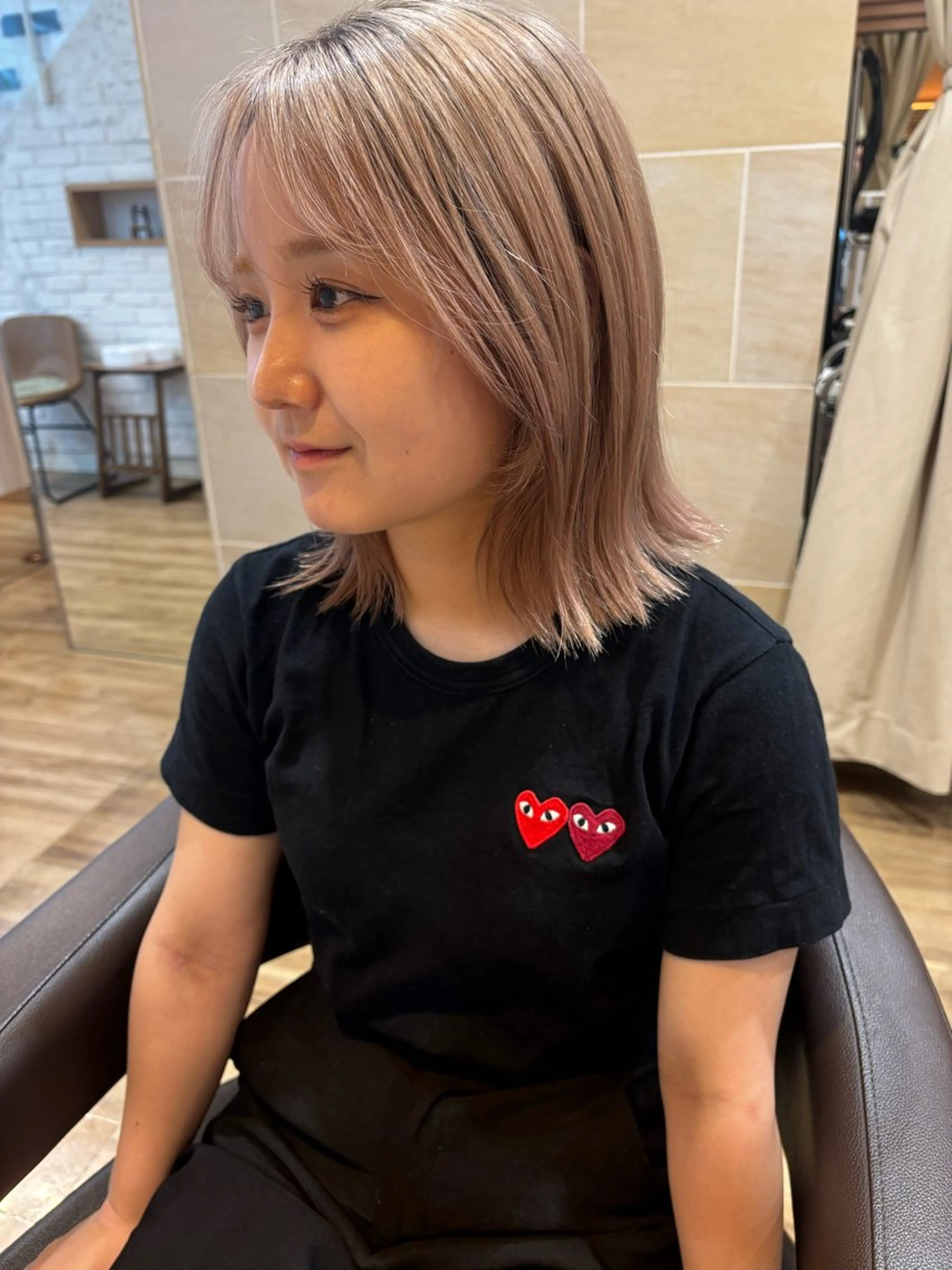 ミディアム カラー 切りっぱなしボブ ベージュカラー ミルクティーベージュ ボブ カット ヘアカラー トリートメント レイヤーカット /透明感/千葉怜寿のヘアスタイル