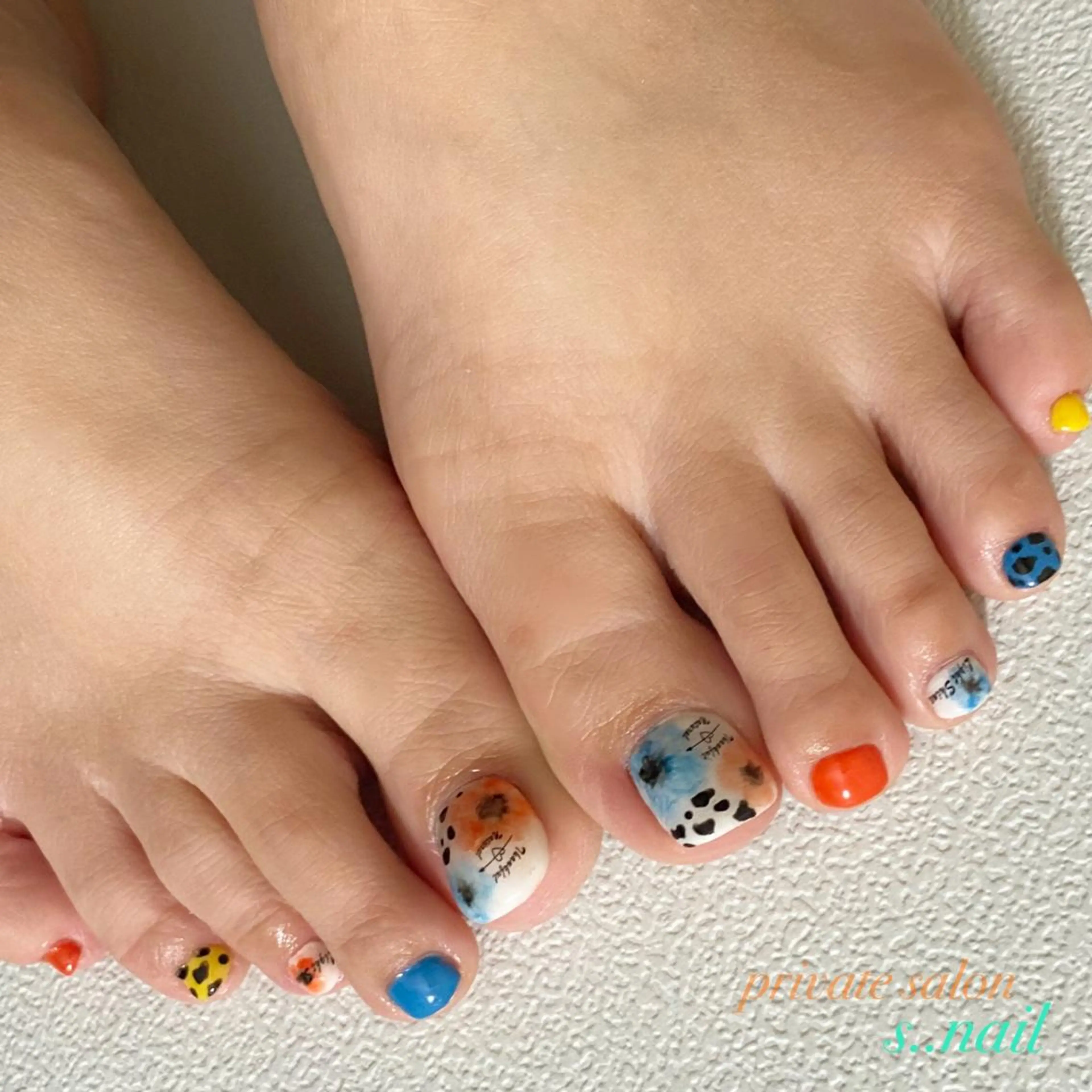 ネイル アニマル柄 フラワーネイル ハンドネイル フットネイル s..nail / MORITAのネイルデザイン