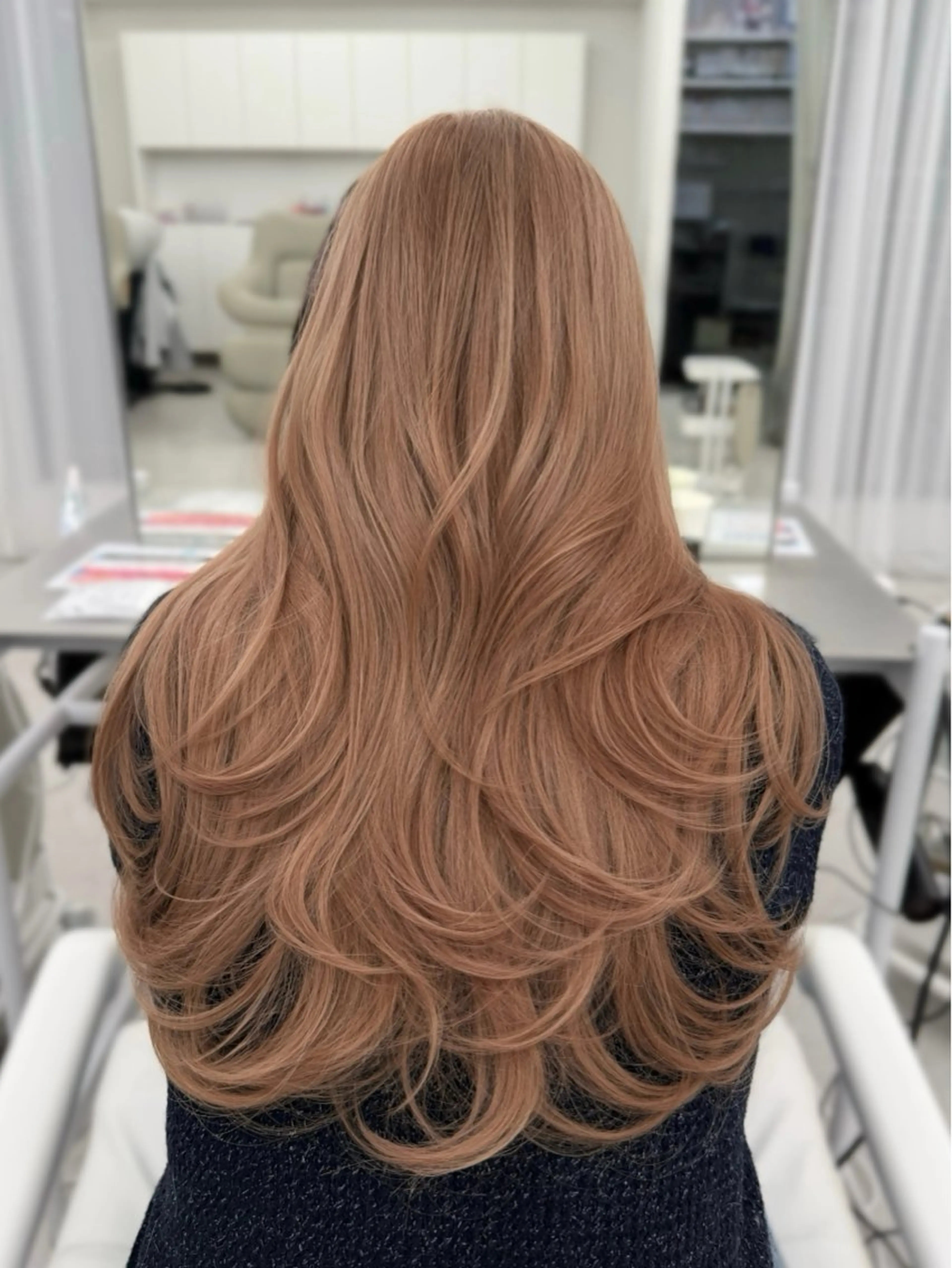 ロング カラー ヘアカラー トリートメント 顔まわりの神様✨ 透明感カラー藤嶋秀幸のヘアスタイル