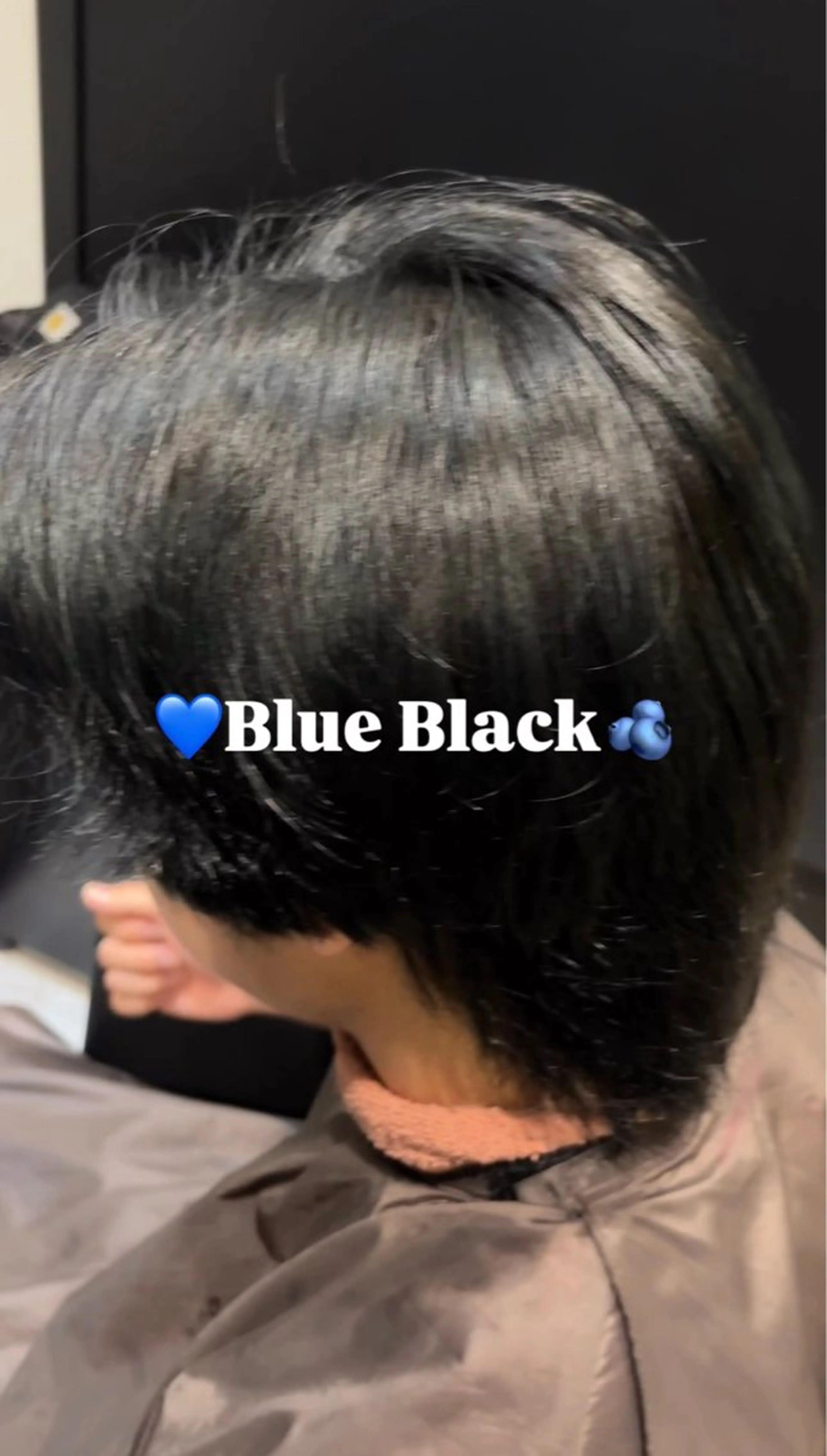 カラー 黒髪 ブリーチ ブルーカラー ブルーブラック ダブルカラー 榊原 あいなのヘアスタイル
