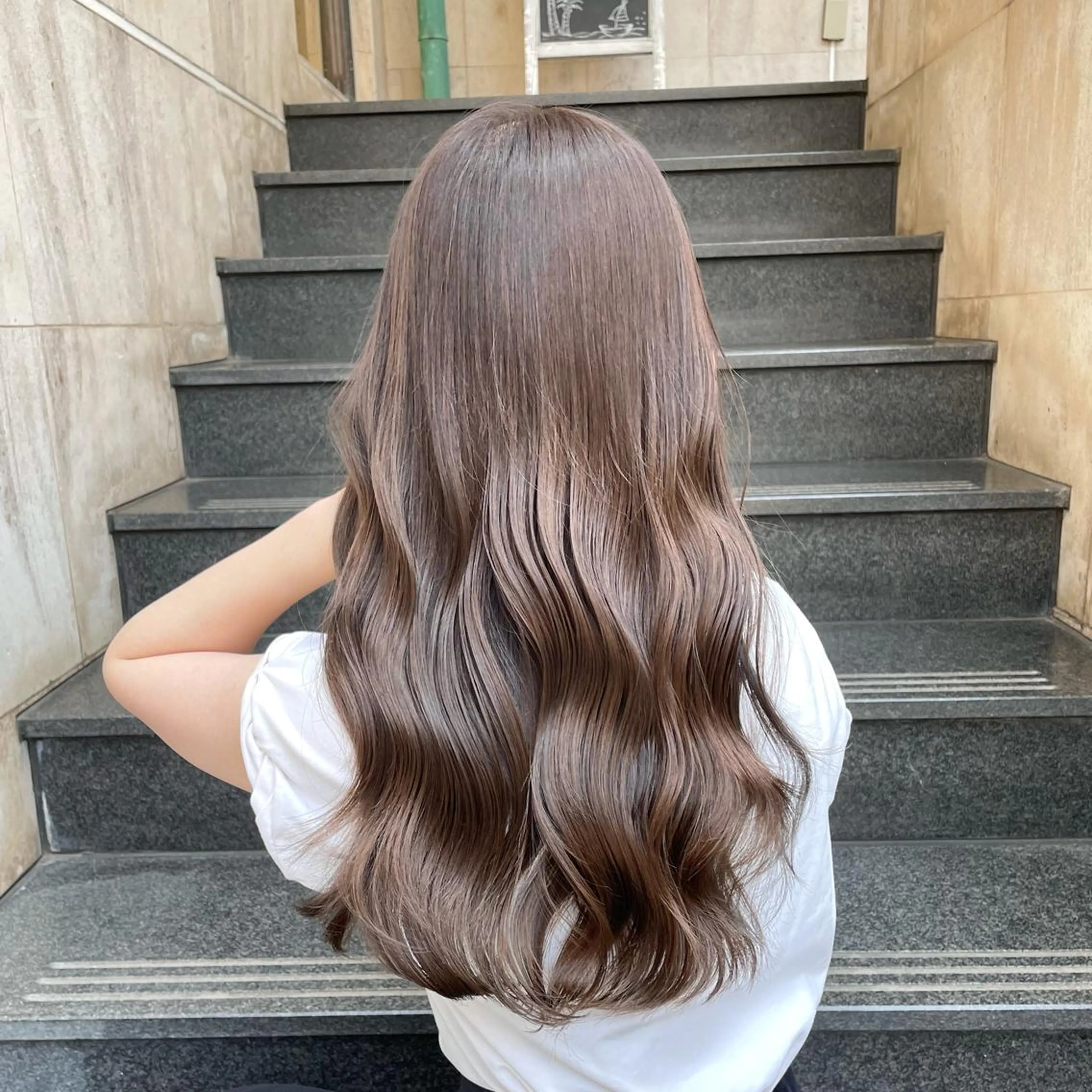 ロング カラー ヘアアレンジ ミヤザキ タクトのヘアスタイル