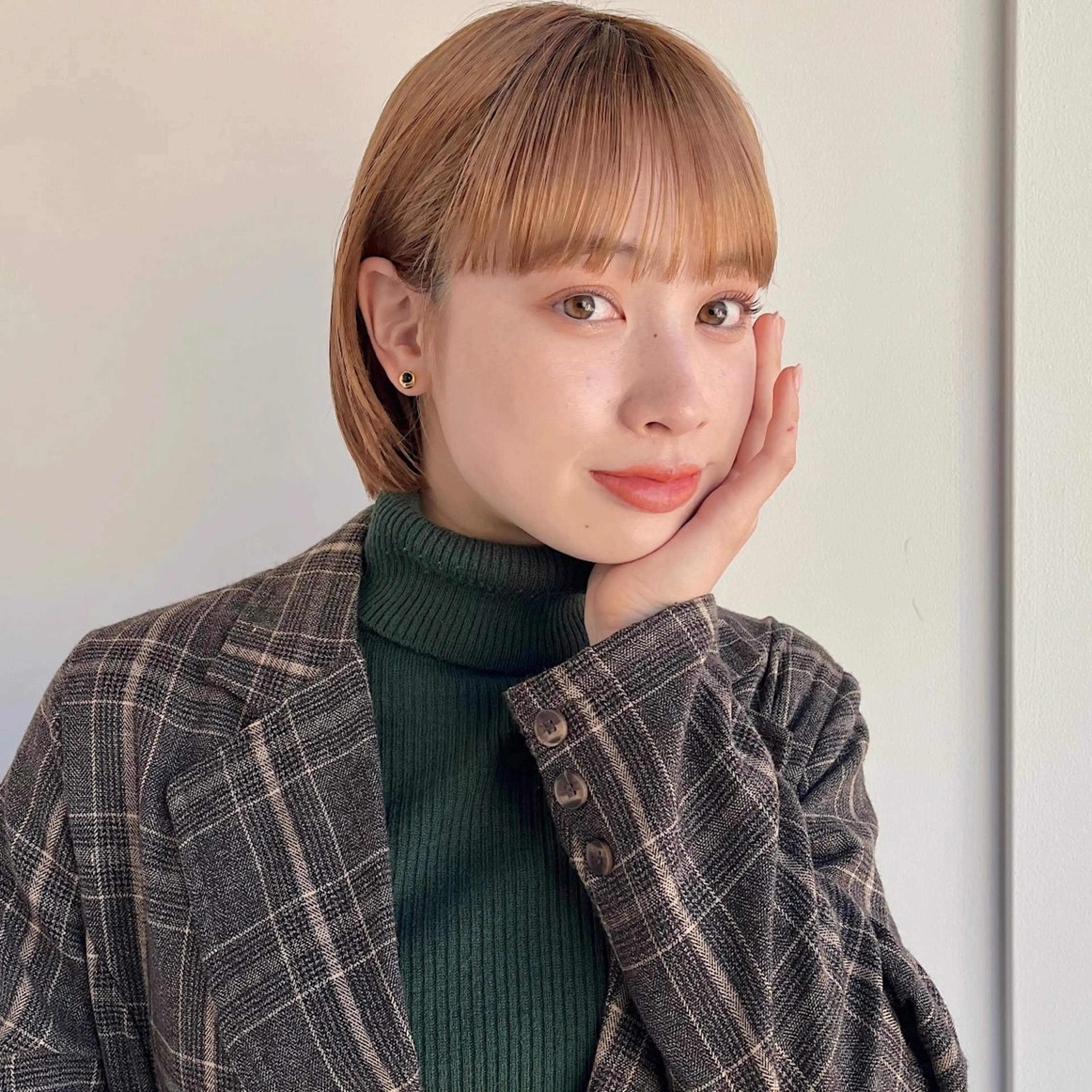 ショート ショートボブ ボブ ショートヘア あやめ【顔まわり/レ イヤー/柔らかカラ】のヘアスタイル