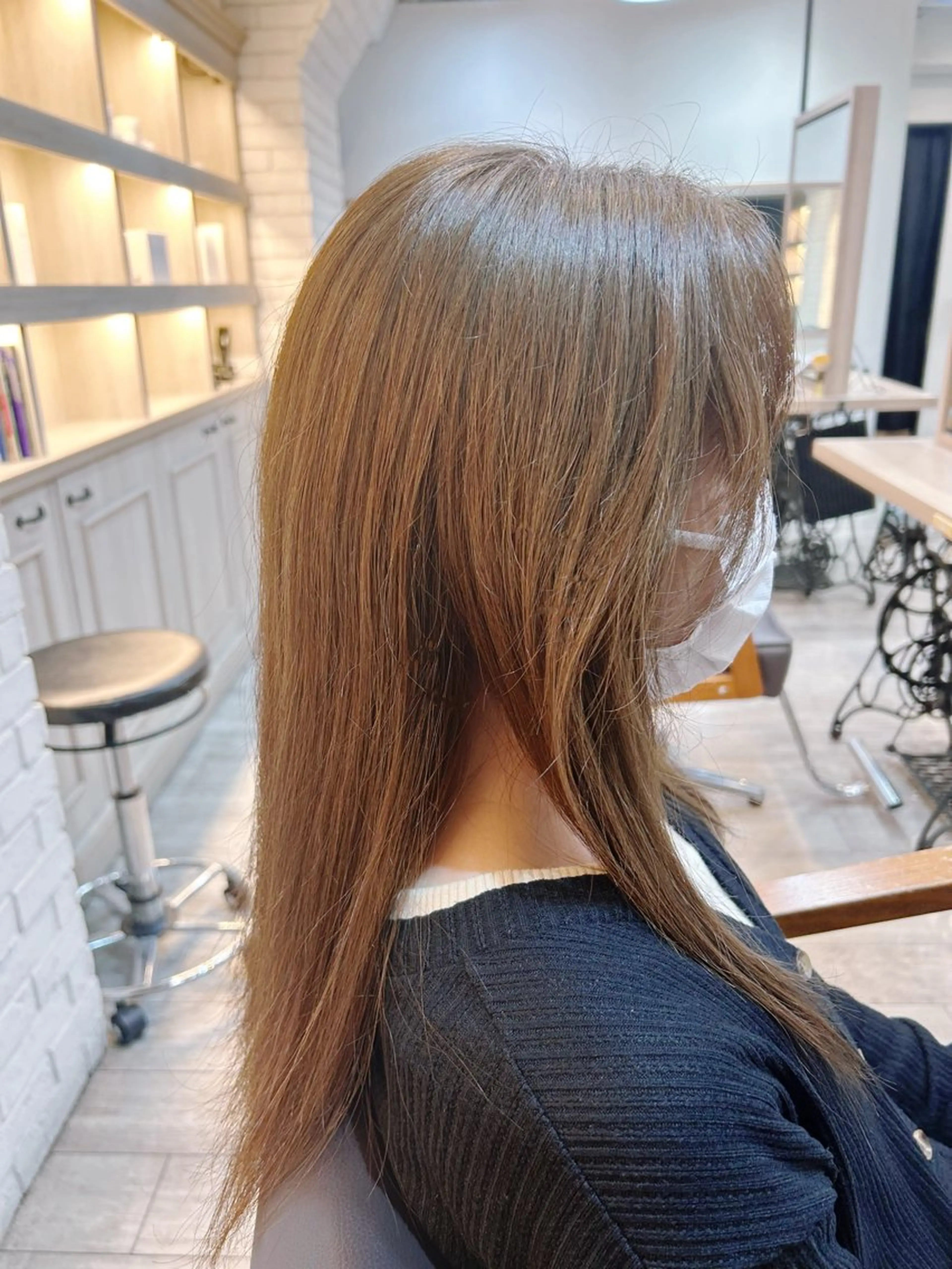 セミロング 坂田 菜摘のヘアスタイル