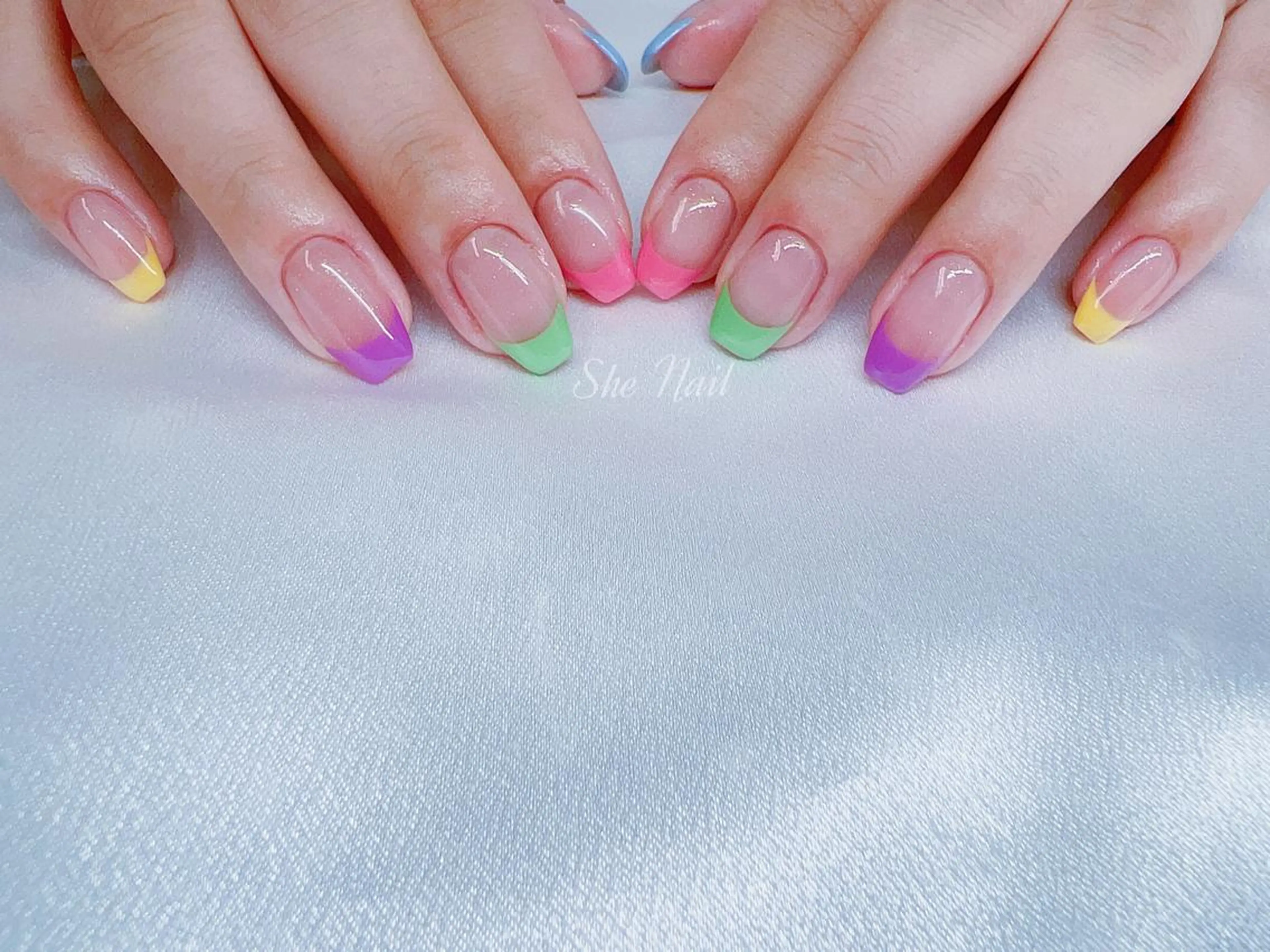 ネイル チークネイル 長さ出し フレンチネイル マグネットネイル 持ち込み ハンドネイル She   Nail所属・ISA_ BELLAのネイルデザイン