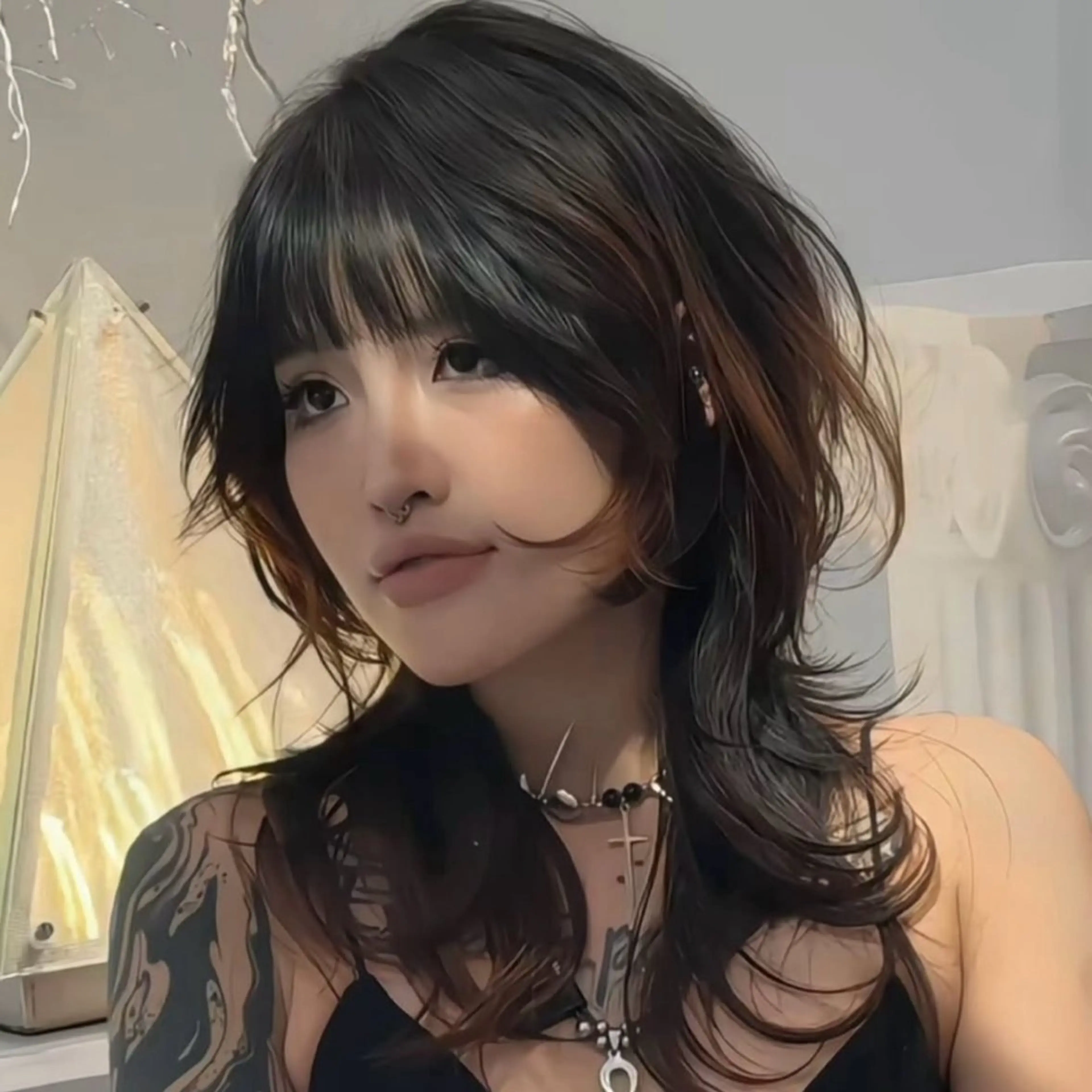 ミディアム SHIN レイヤーカットのヘアスタイル