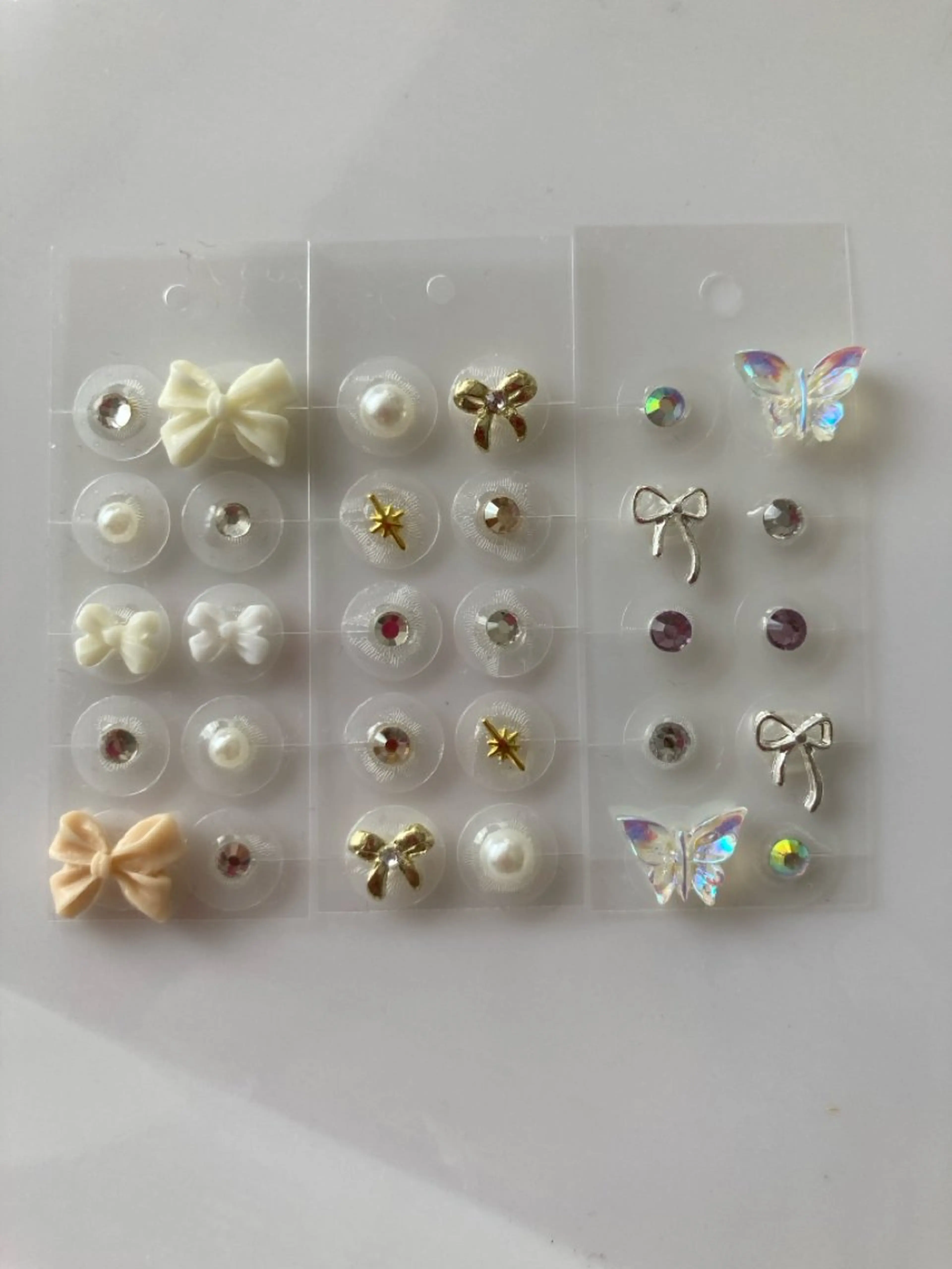 耳ツボジュエリー💎10粒の写真