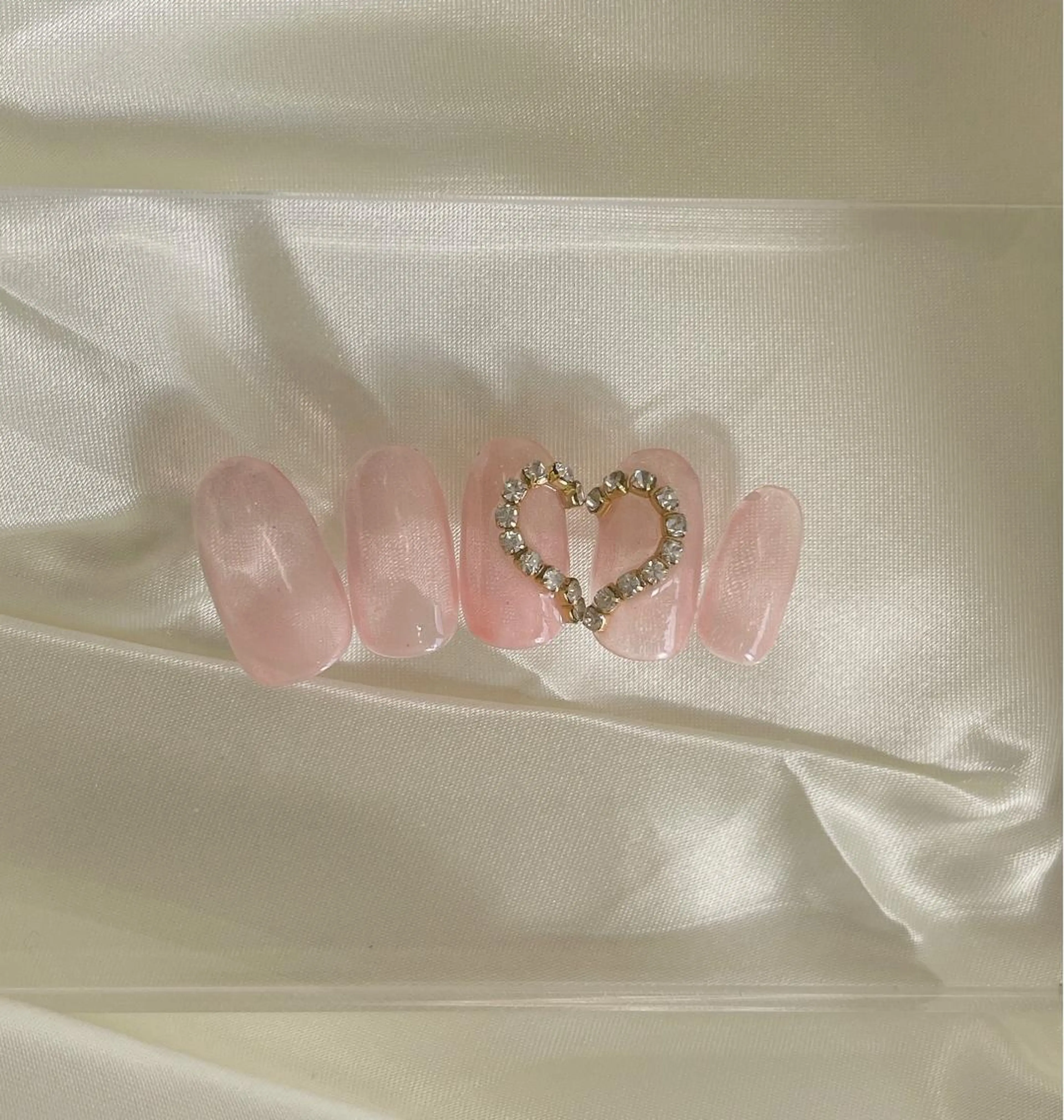 ネイル Me d'eau所属・Me d'eau Rinaのネイルデザイン