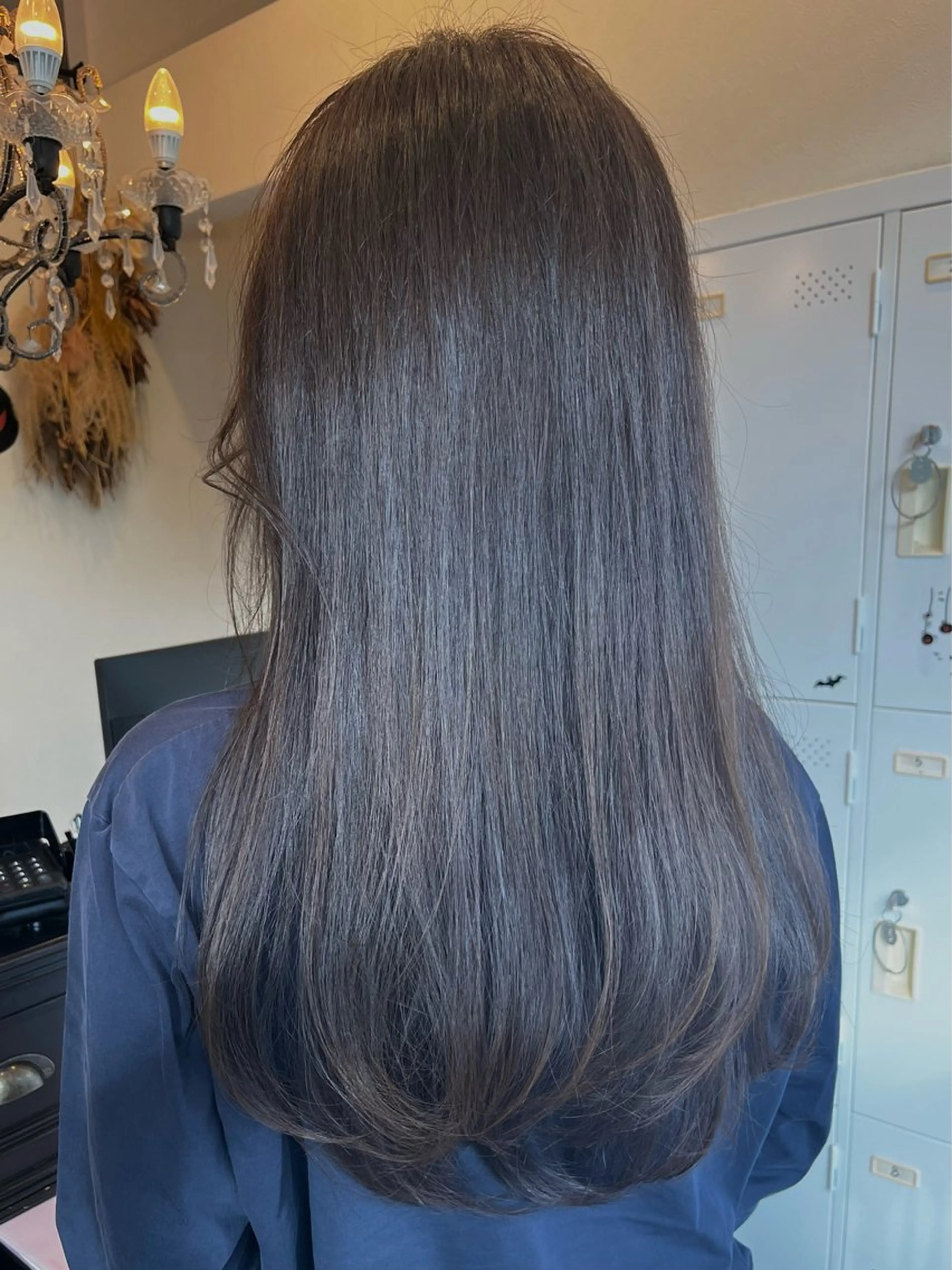 ロング カラー アッシュ グレージュ 顔まわりレイヤー レイヤーカット ロング 高槻/LOREM/ Akiraのヘアスタイル