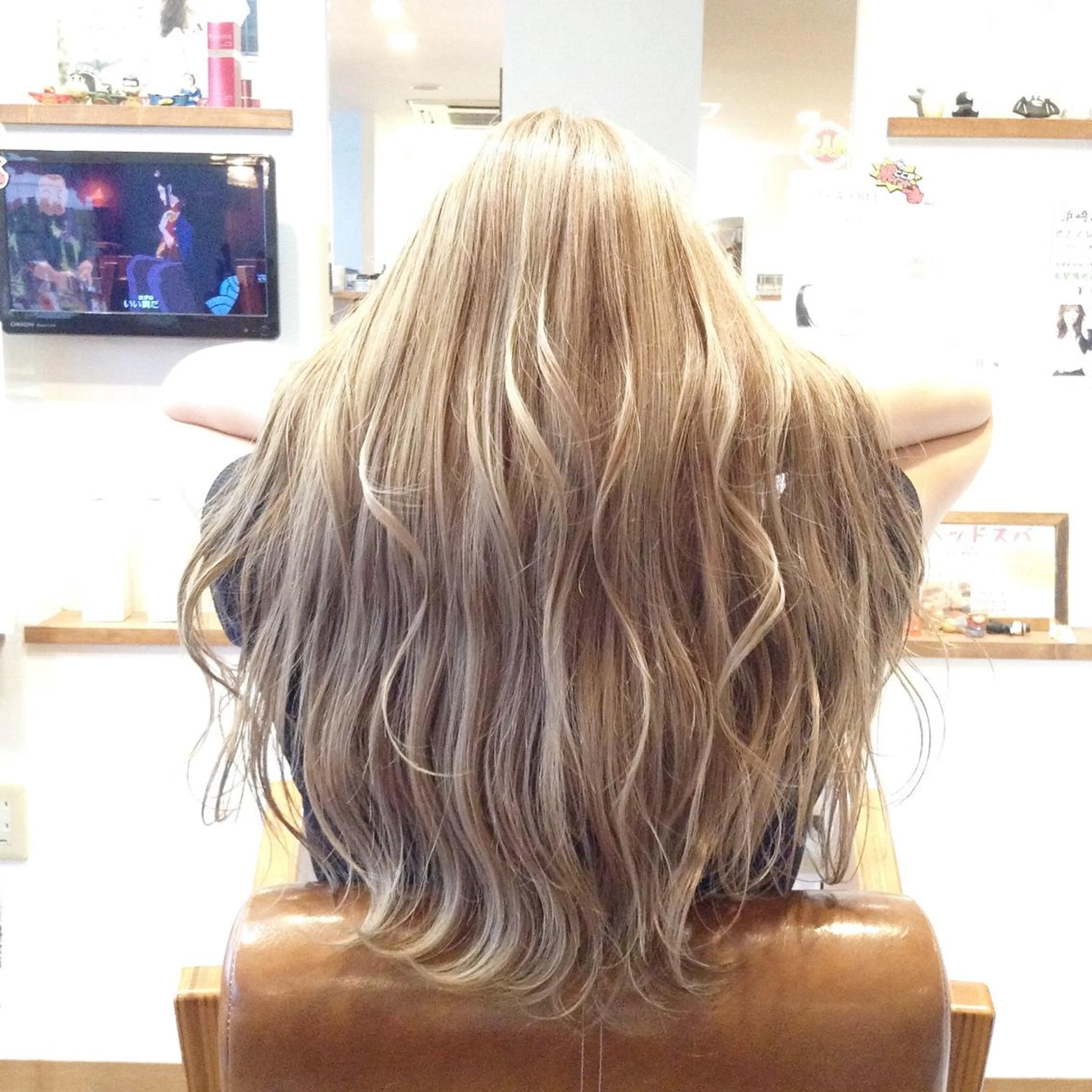 ロング カラー アディクシーカラー ダブルカラー ハイライトカラー イルミナカラー 3Dハイライト カット ヘアカラー トリートメント 辨天 勇介のヘアスタイル