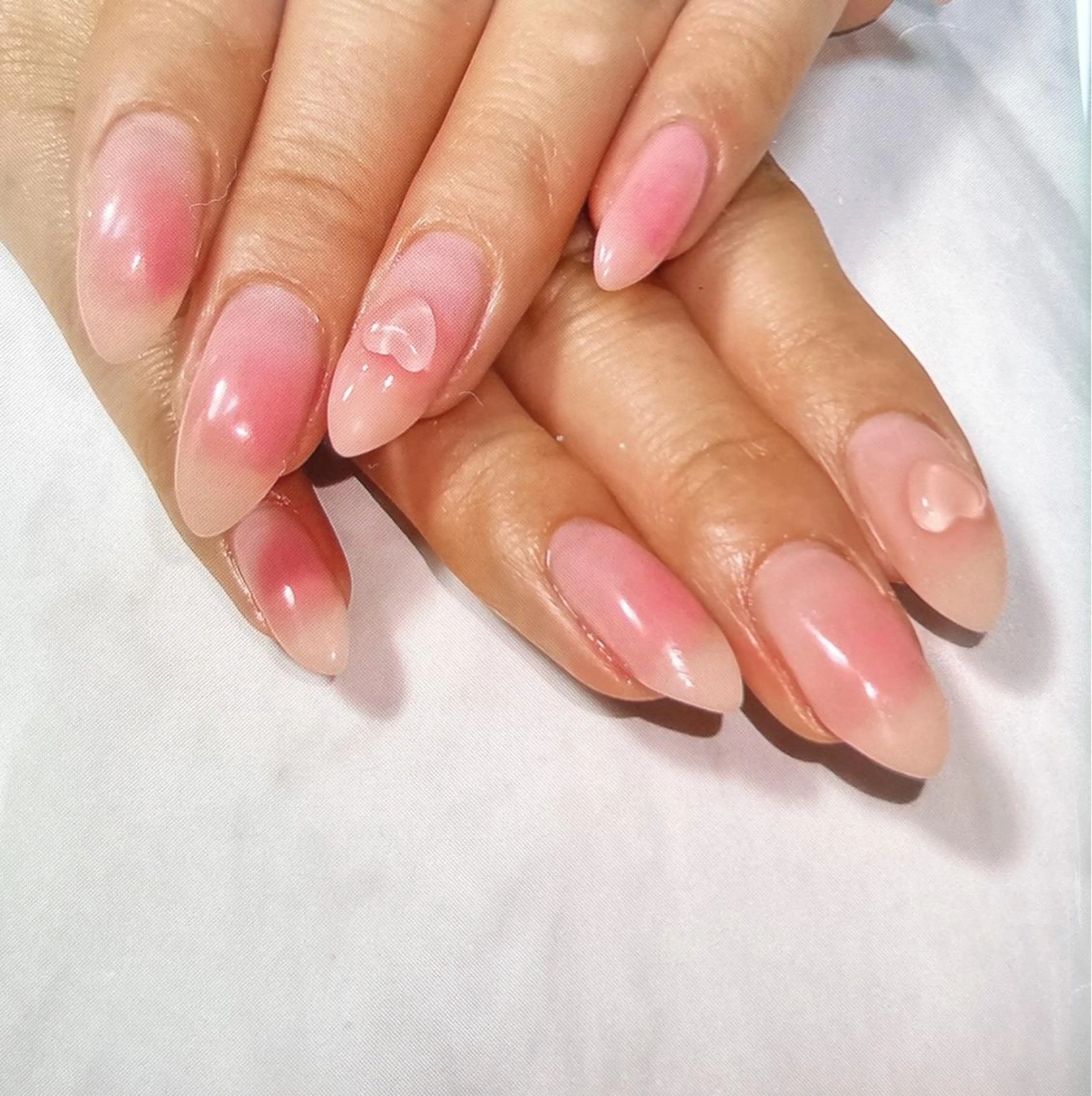 ネイル チークネイル ハート ぷっくりネイル ハンドネイル reve あやののネイルデザイン