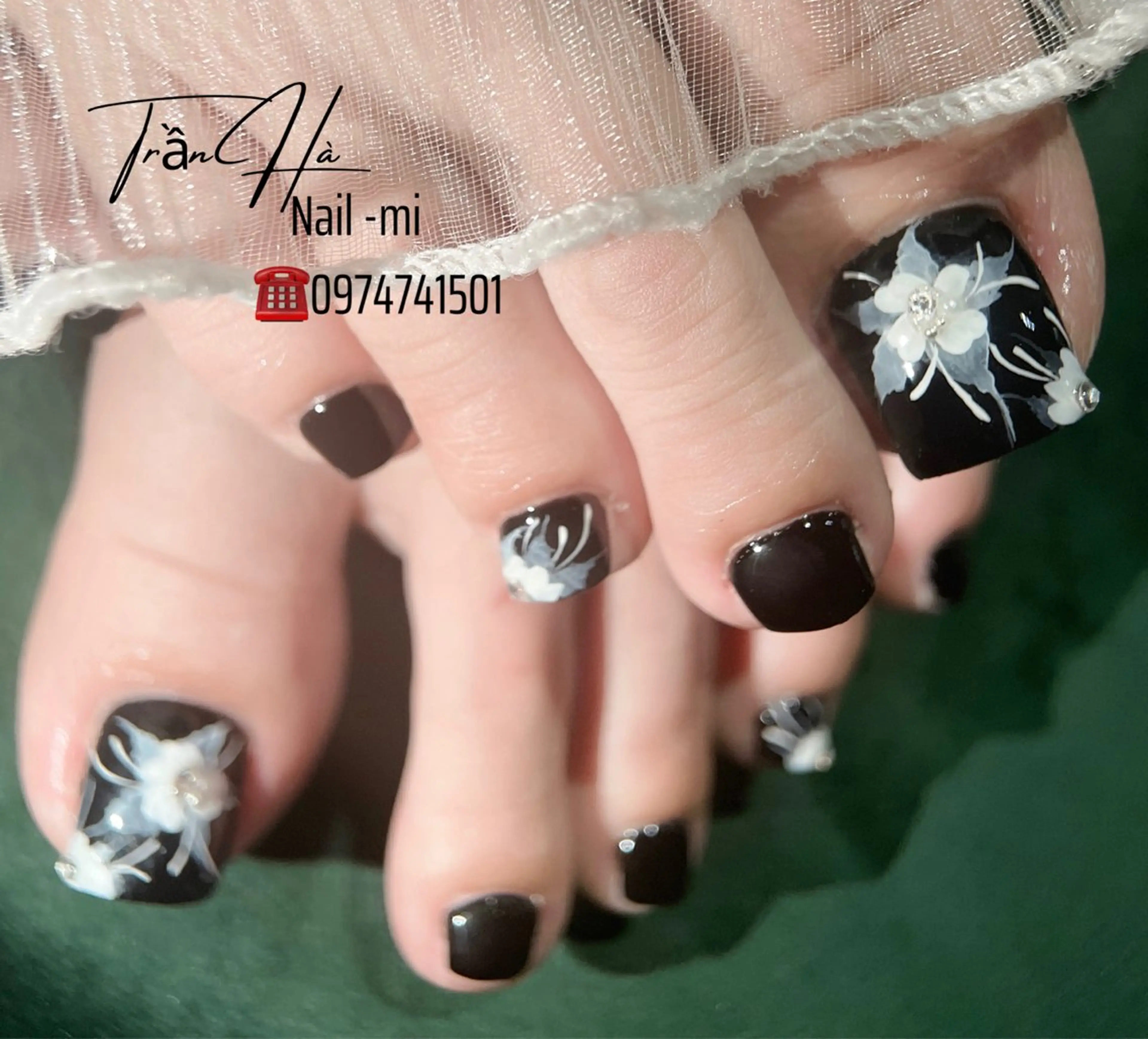 ミディアム Mymy Nail (ハー)のネイルデザイン