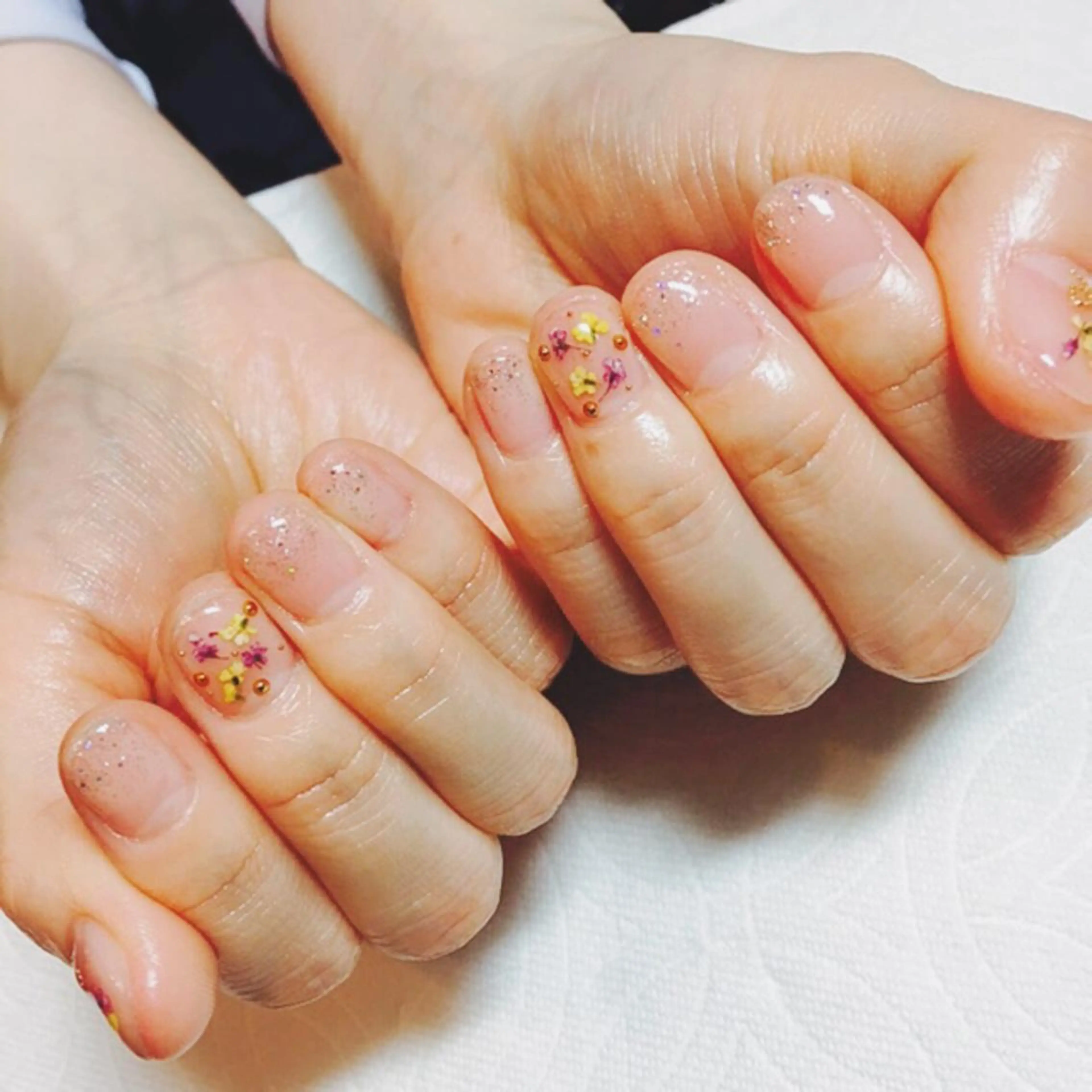 ネイル アートネイル クリアネイル ラメ(グリッター) THECOLORS所属・近貞 莉奈のネイルデザイン