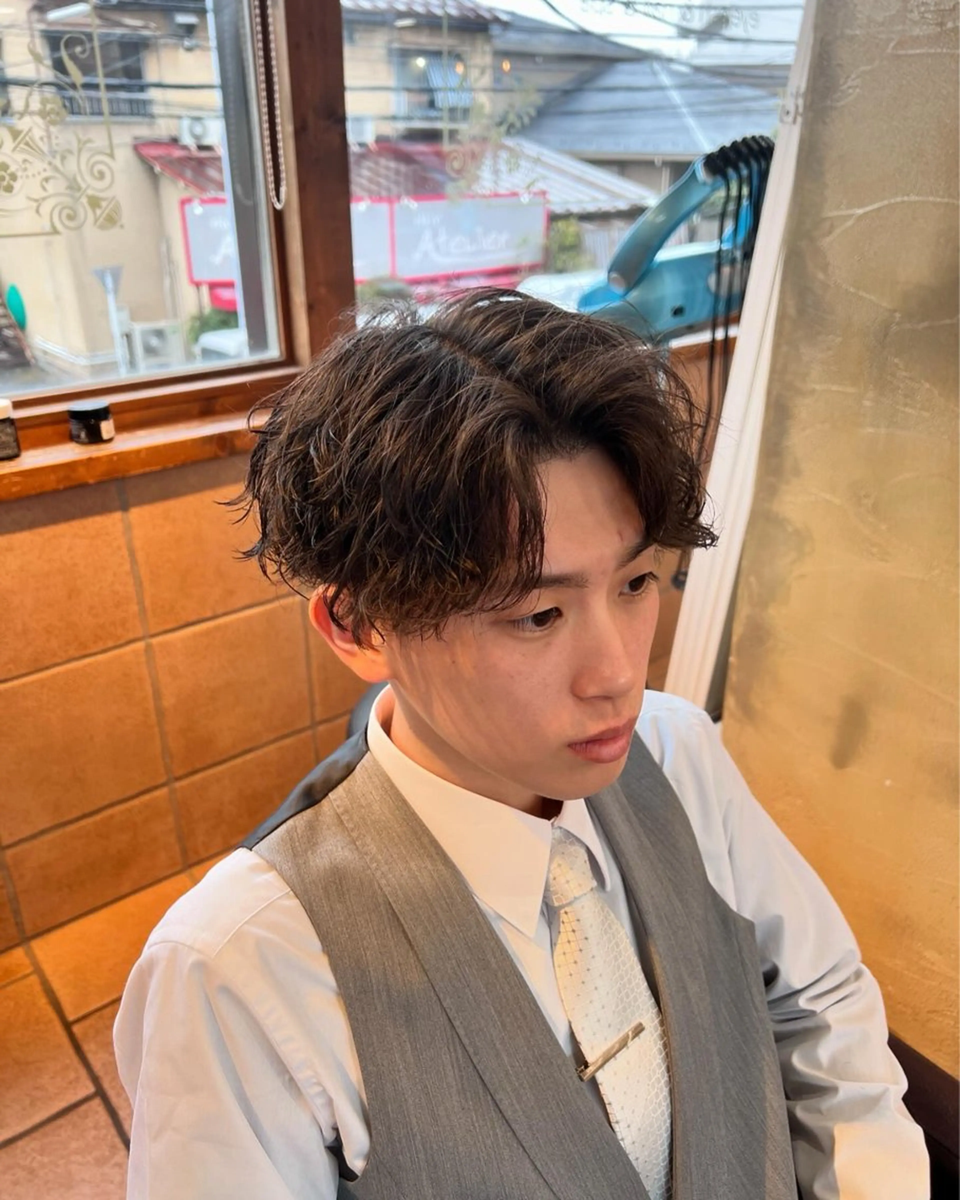 ミディアム パーマ メンズ ミディアムパーマ メンズパーマ ツイストスパイラルパーマ 波巻きパーマ スパイラルパーマ カット パーマ メンズカットパーマ ✂️ JOYAのヘアスタイル