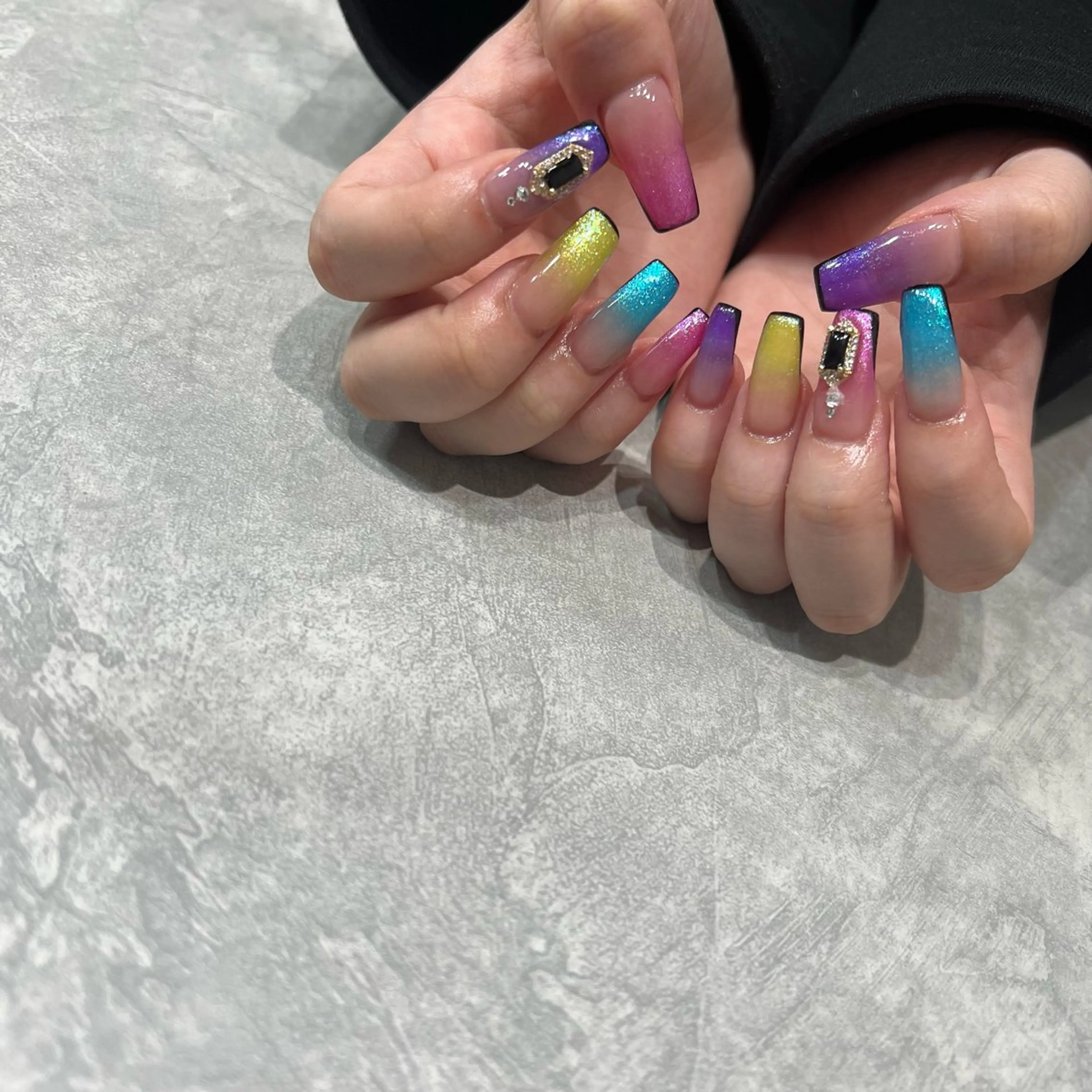 ネイル ハンドネイル yua salon所属・朝岡 詩衣のネイルデザイン