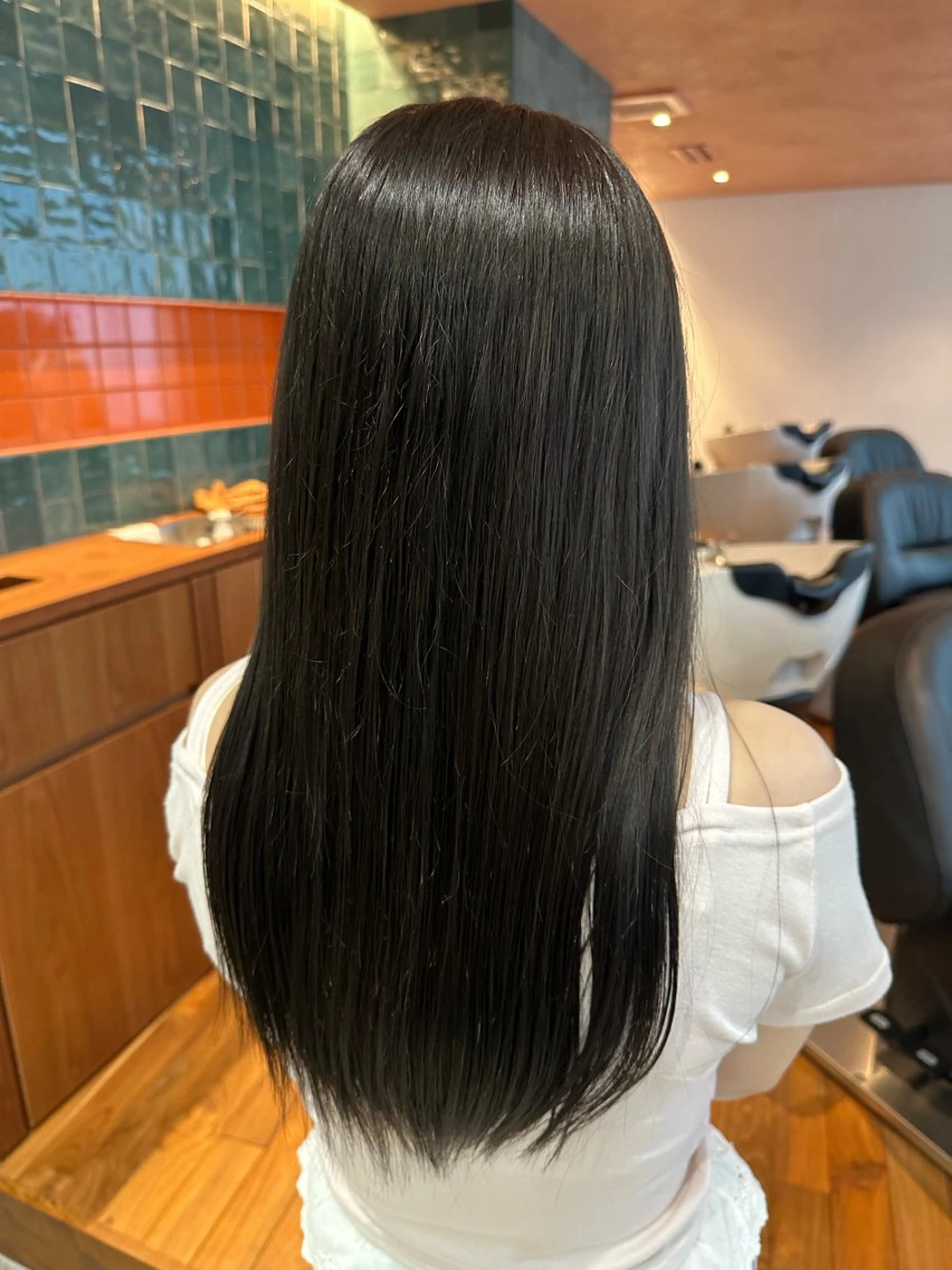 ロング カラー アッシュ アッシュグレー 金澤 花のヘアスタイル