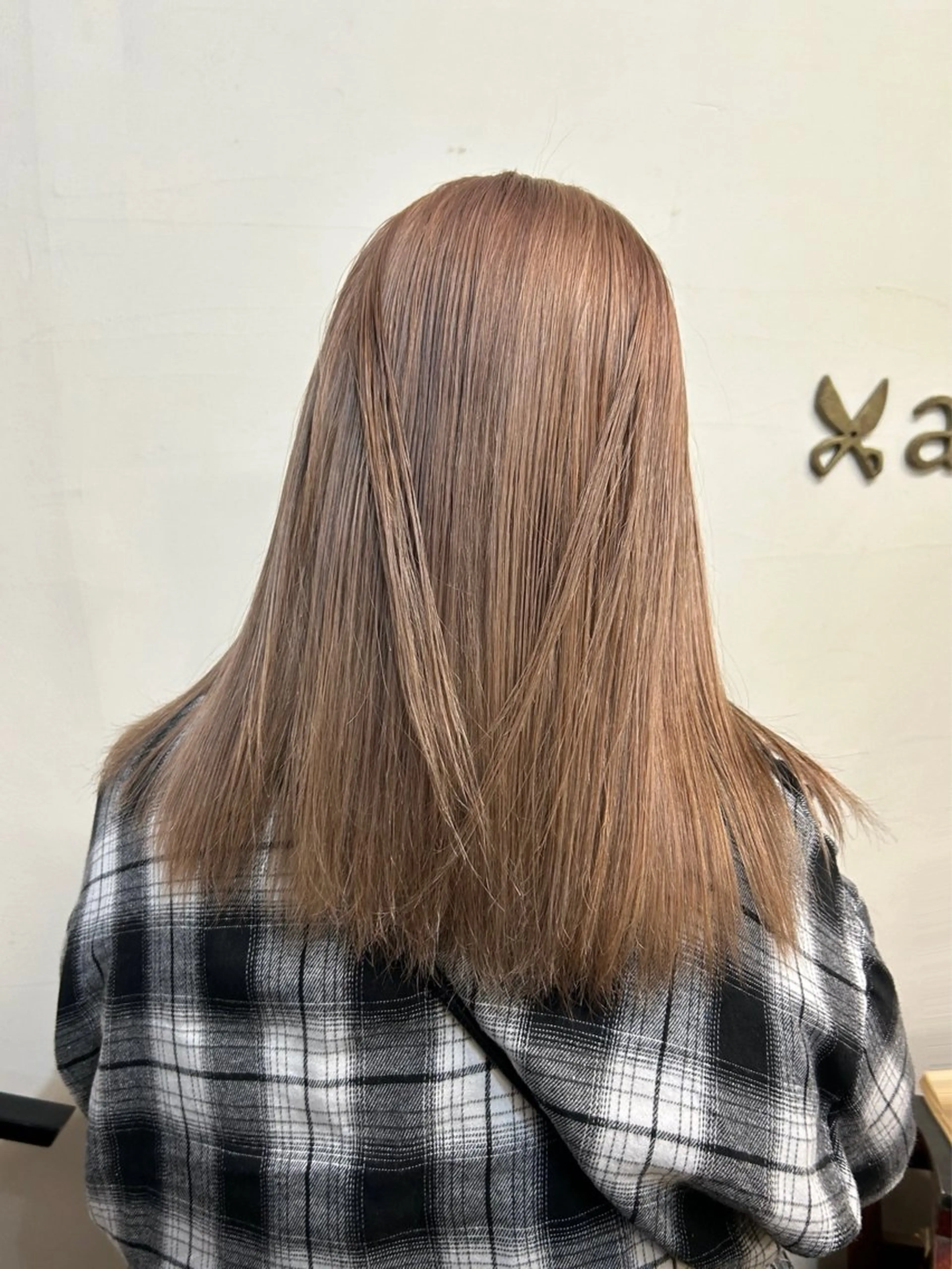 ロング カラー ベージュカラー ブリーチ ミルクティーベージュ hair make anjii所属・モデル募集/ 7(nana)のヘアスタイル