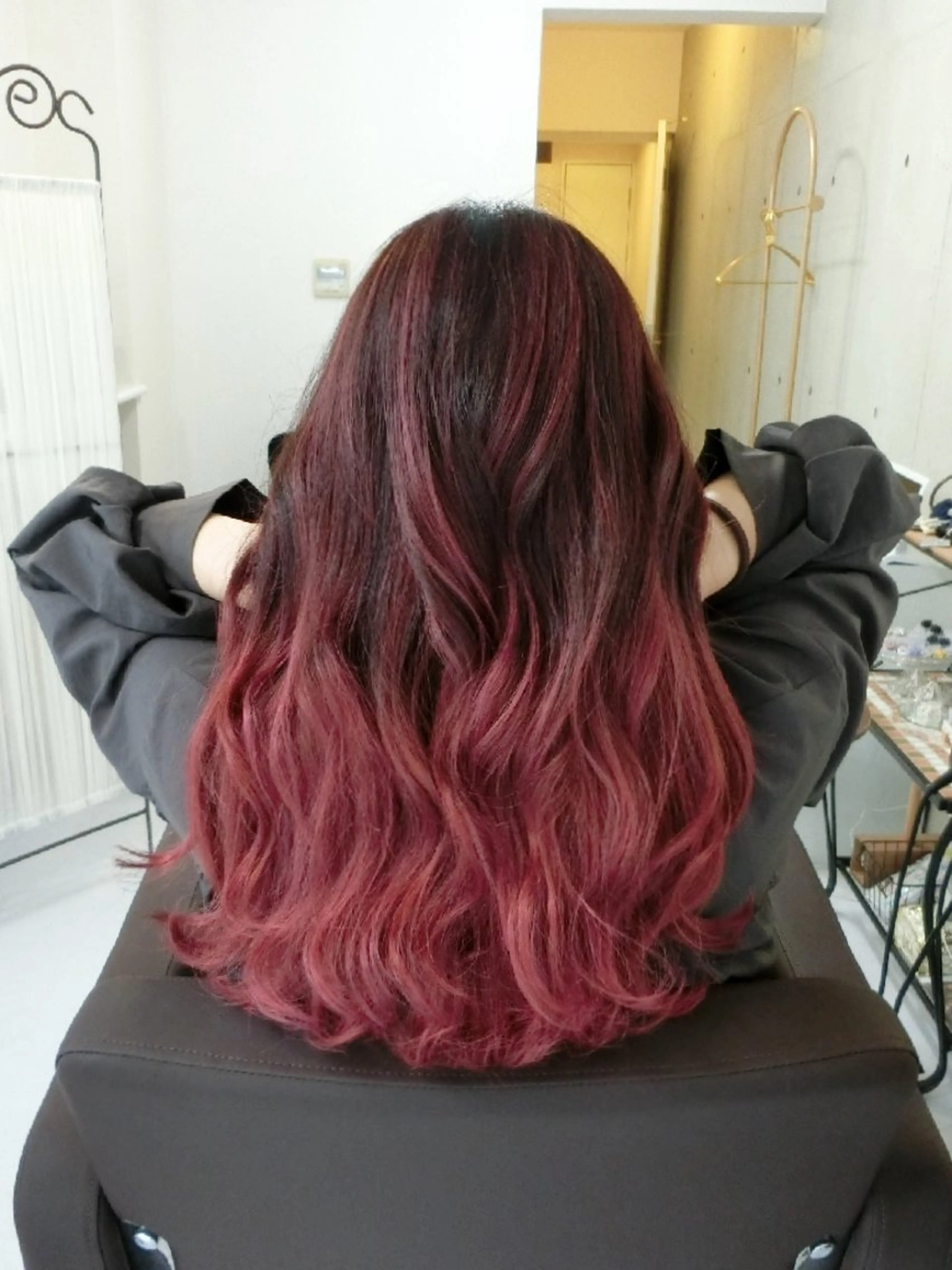 カラー ロング ma cherie naoのヘアスタイル