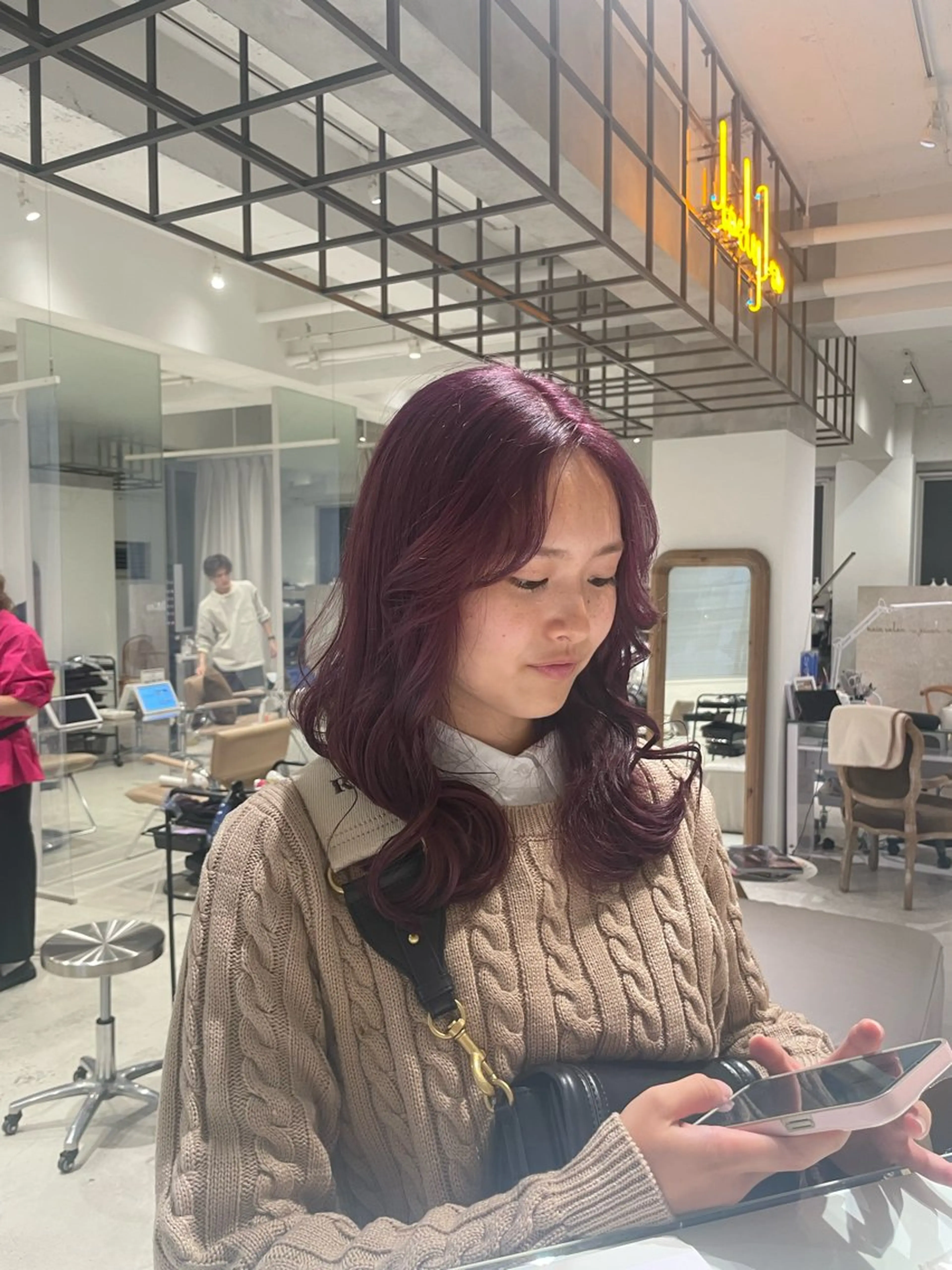 セミロング カラー ヘアカラー loely 💞miyuのヘアスタイル