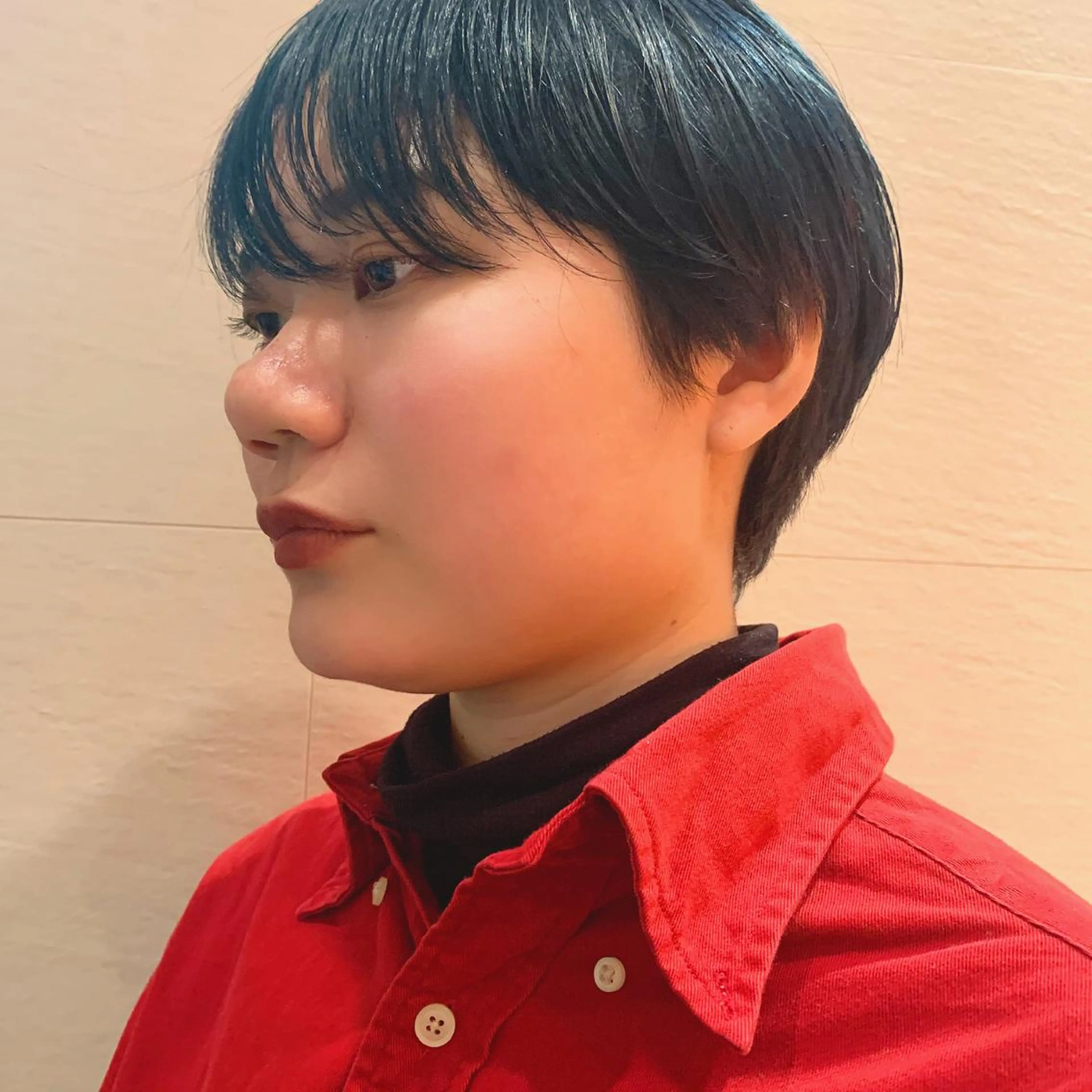 ショート カラー ブリーチ ブルーカラー ネイビーカラー 🌱小顔ヘア/ボブ ミディアム/双葉🌱のヘアスタイル