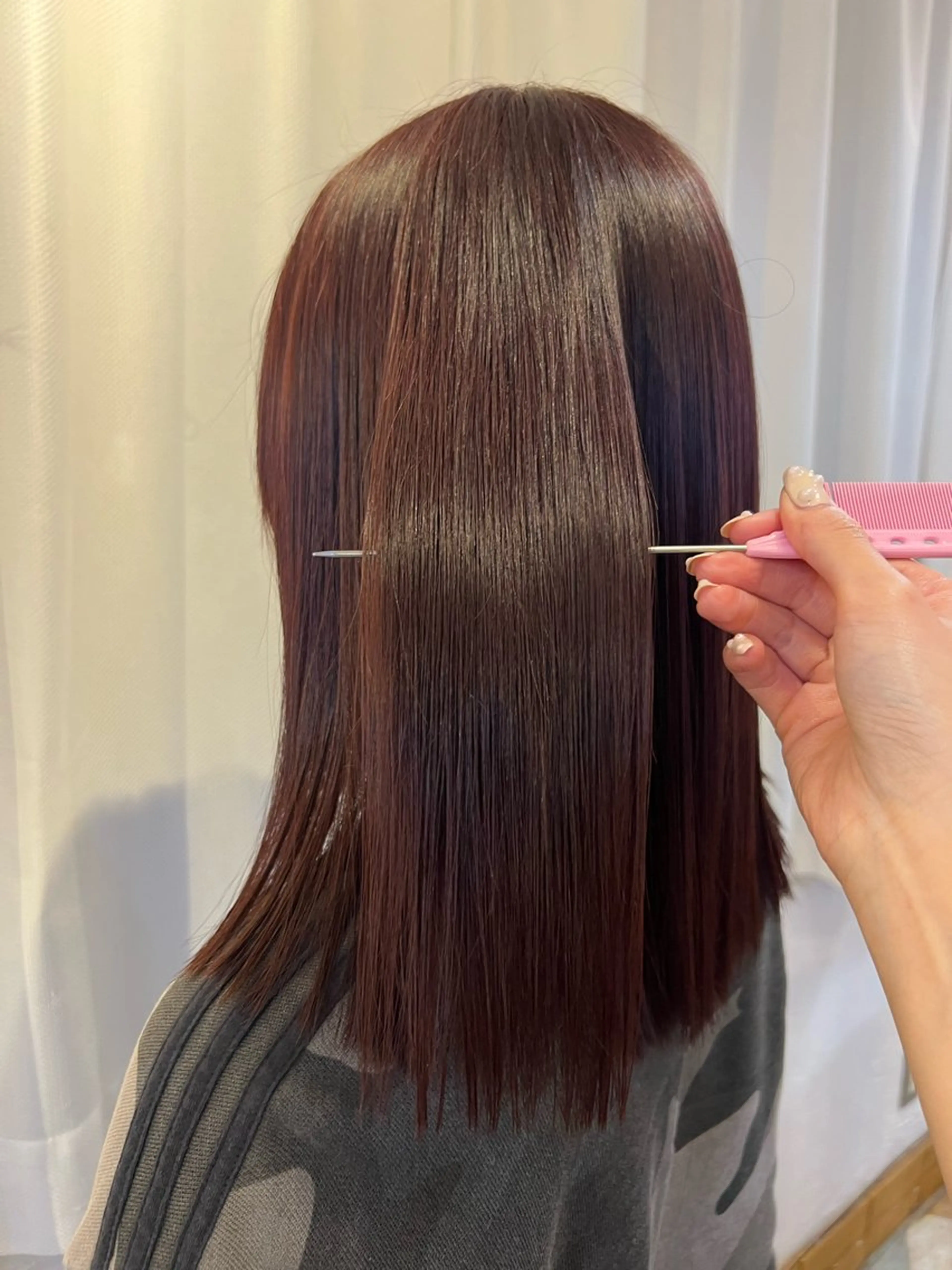 セミロング カラー デザインカラー イヤリングカラー ボブ 顔周りカット 髪質改善 ヘアカラー 縮毛矯正 トリートメント KANA/ボブ/ インナーカラー/艶髪のヘアスタイル