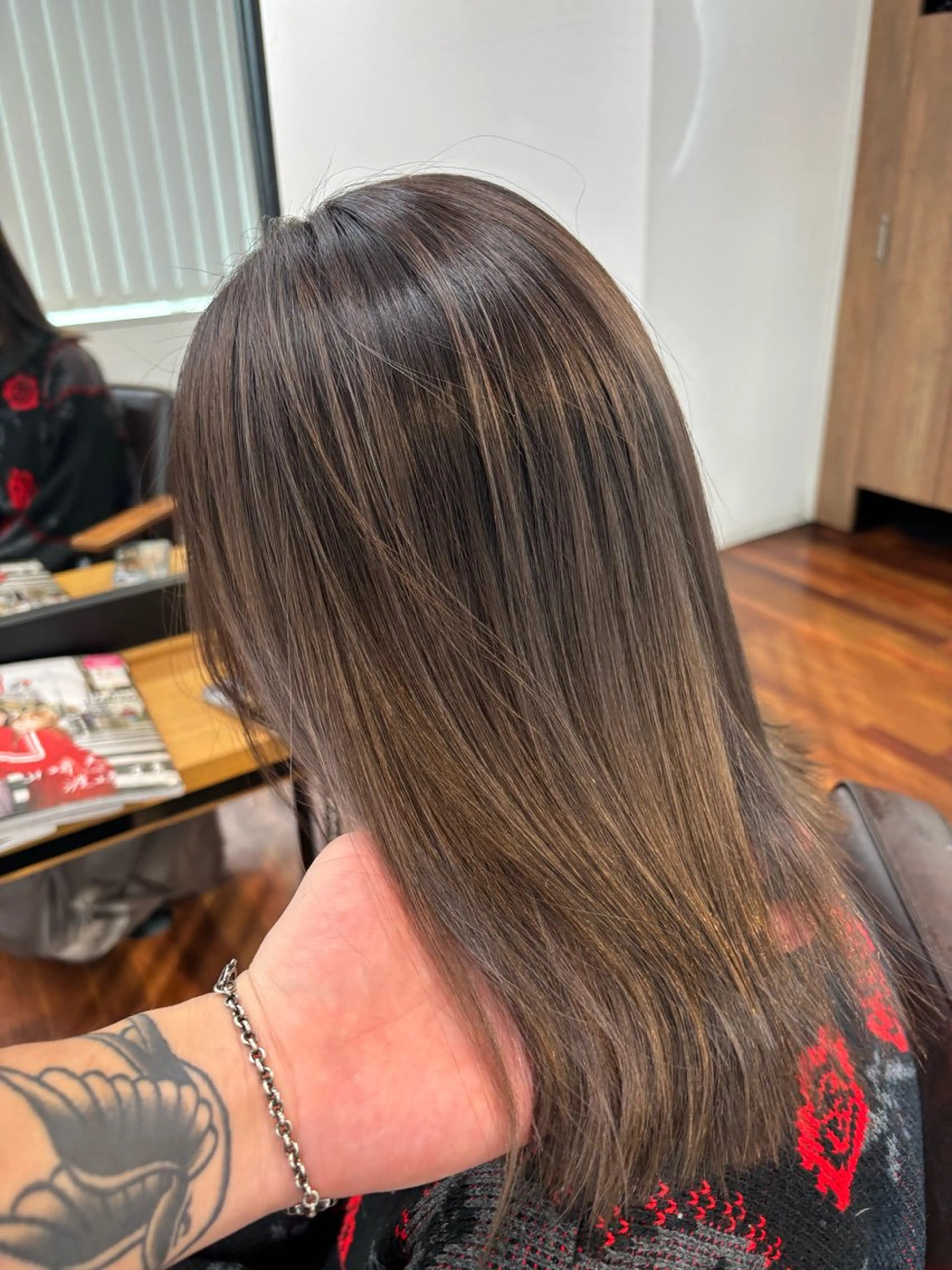 セミロング カラー パーマ ヘアアレンジ バレイヤージュ ダブルカラー ハイライトカラー ハイライト レイヤーカット カット ヘアカラー トリートメント グランルッソ所属・岡山× バレイヤージュカラーのヘアスタイル