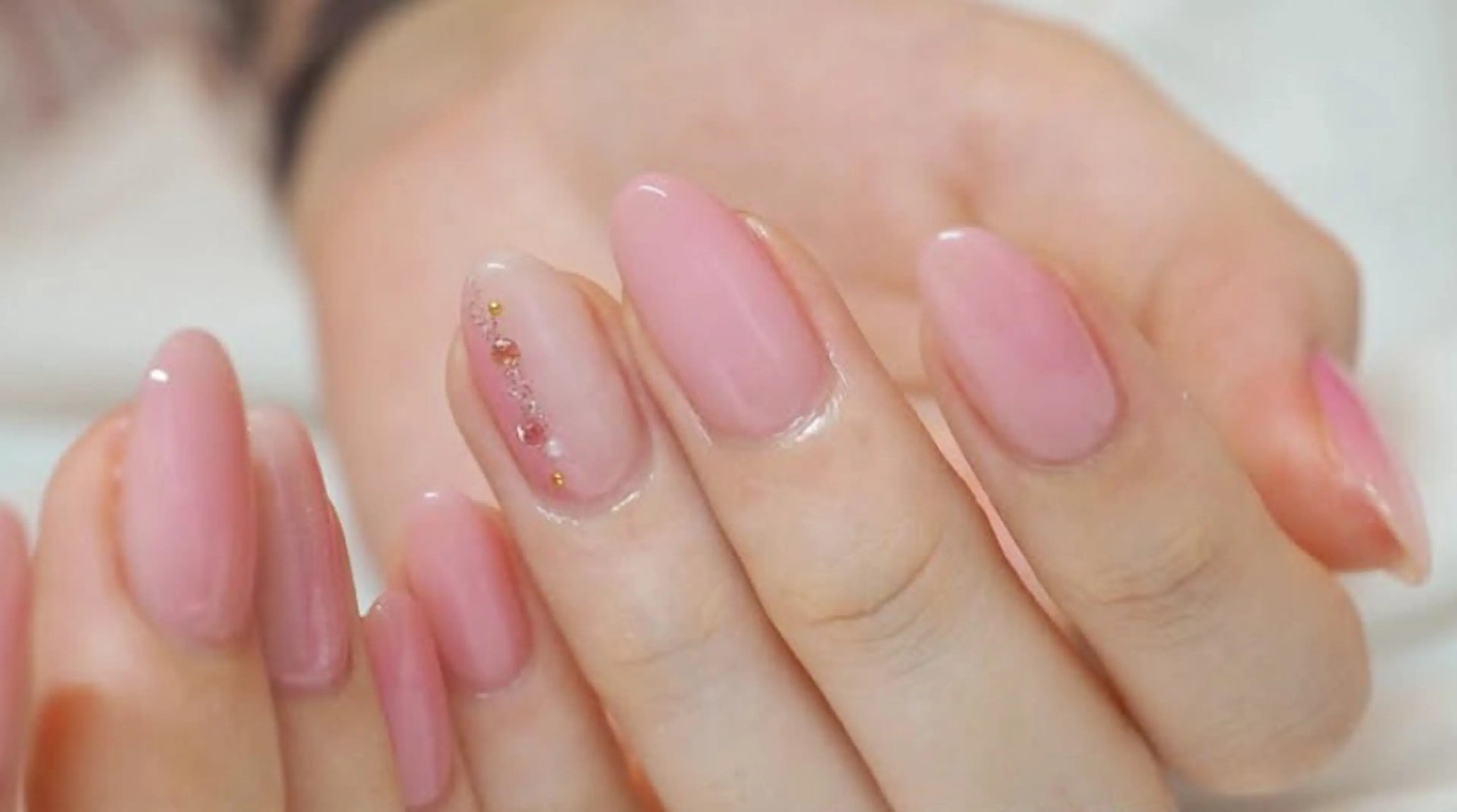 ネイル オフィスネイル ハンドネイル Roger 舞のネイルデザイン