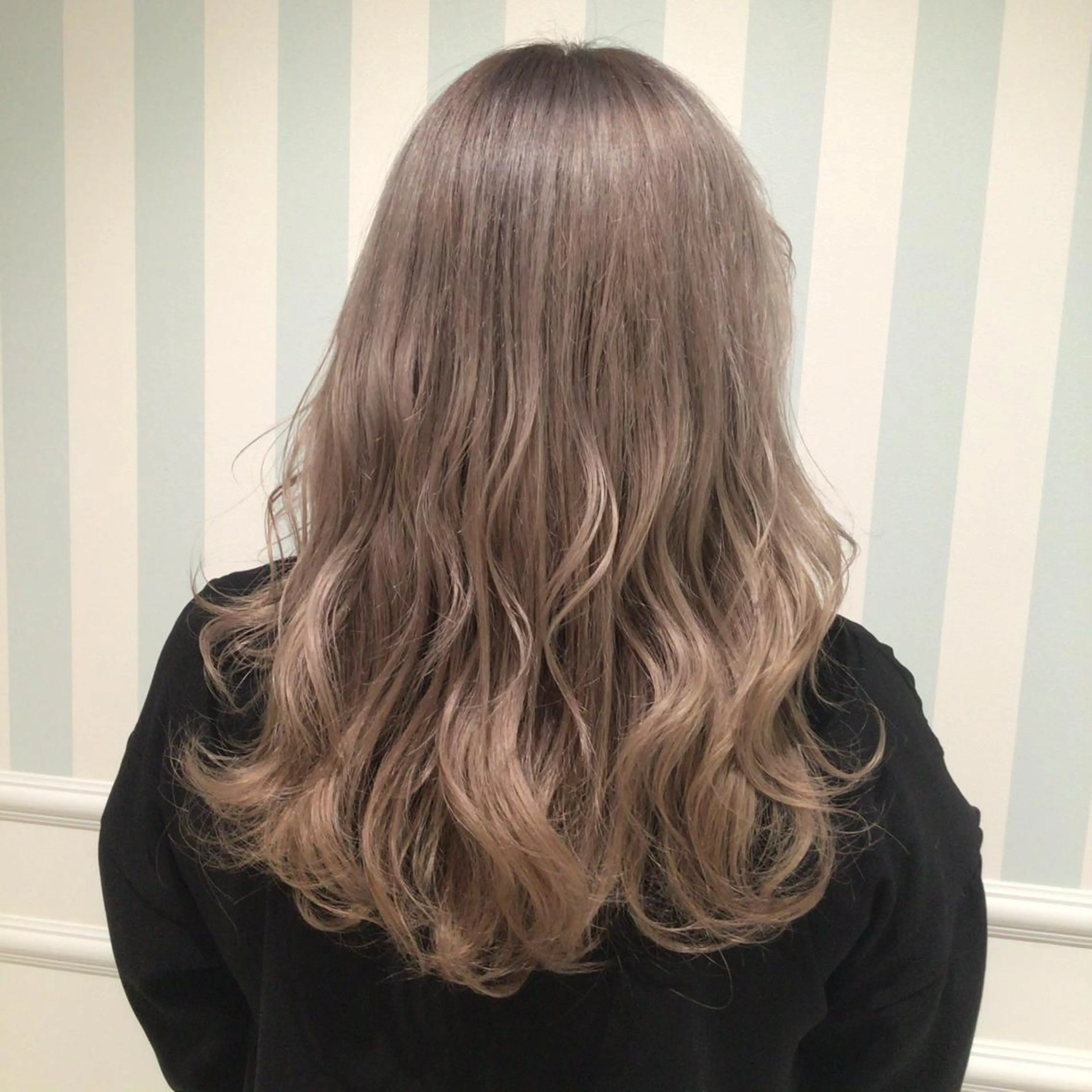 セミロング 長井 麻帆のヘアスタイル