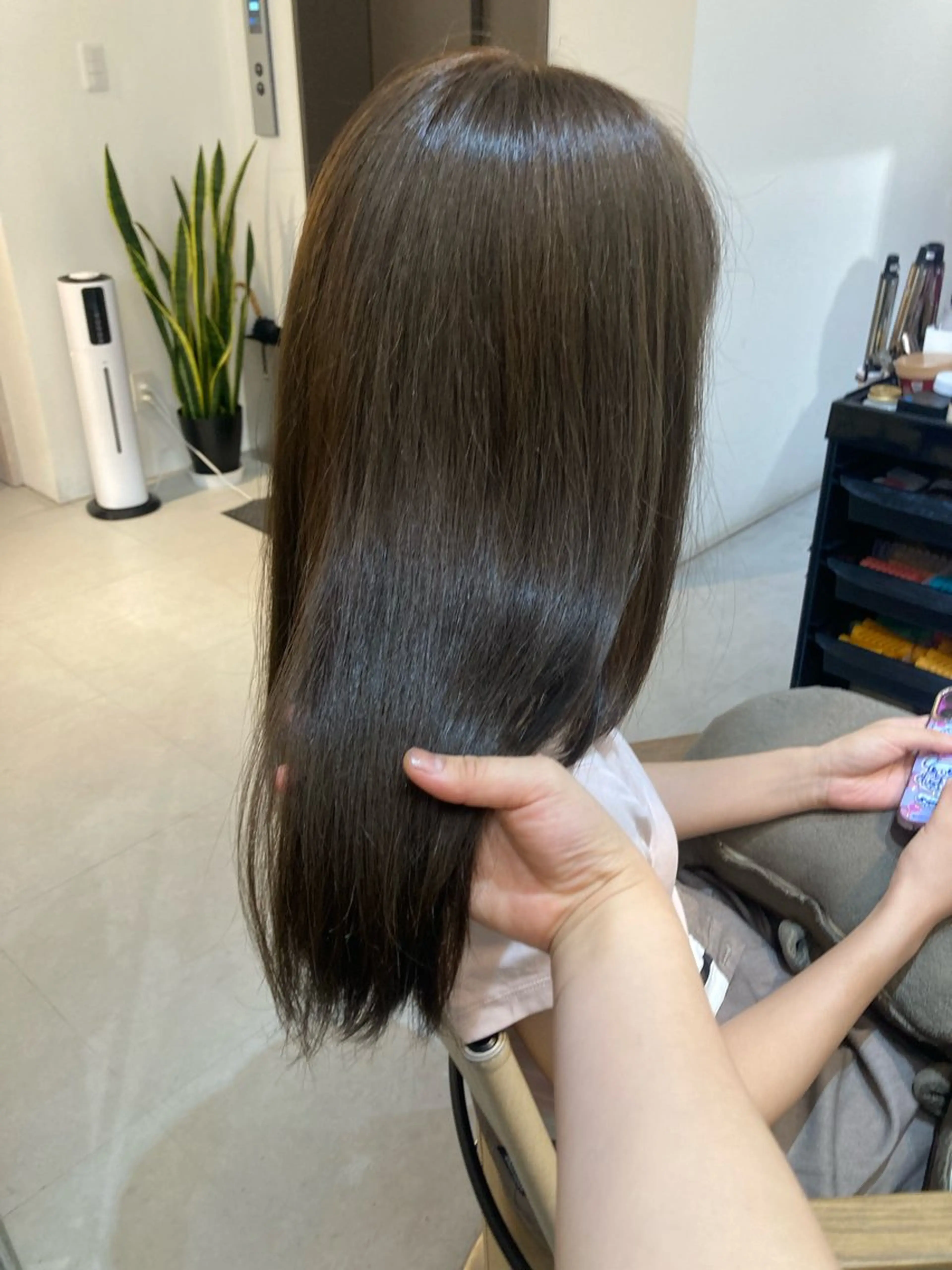 セミロング カット ヘアカラー トリートメント ✨色持ちの良い艶 カラー✨蟹江真世のヘアスタイル