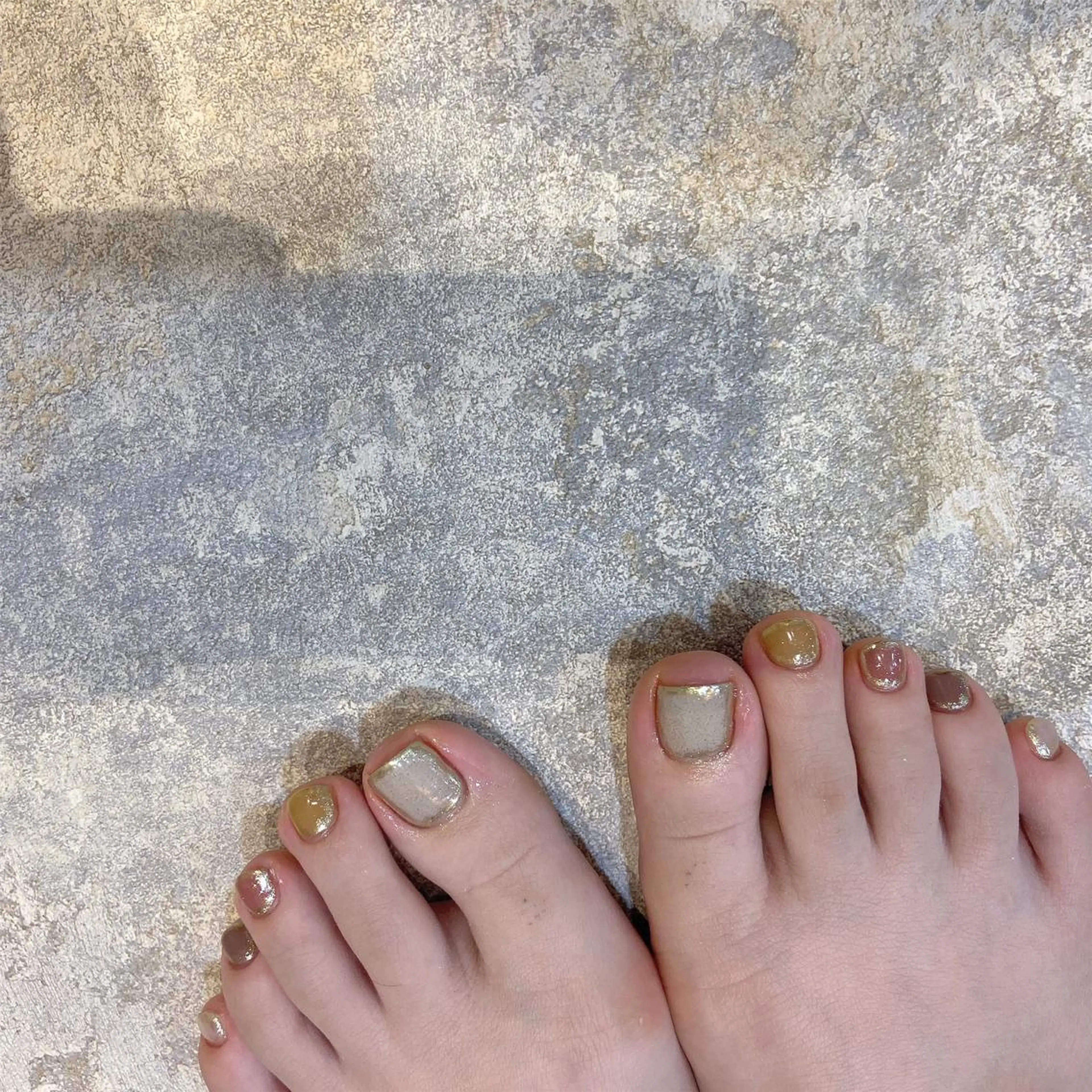ネイル ゴールド ミラーネイル 𝕄𝕚𝕪𝕦🤍 自由が丘⌇パラジェルのネイルデザイン