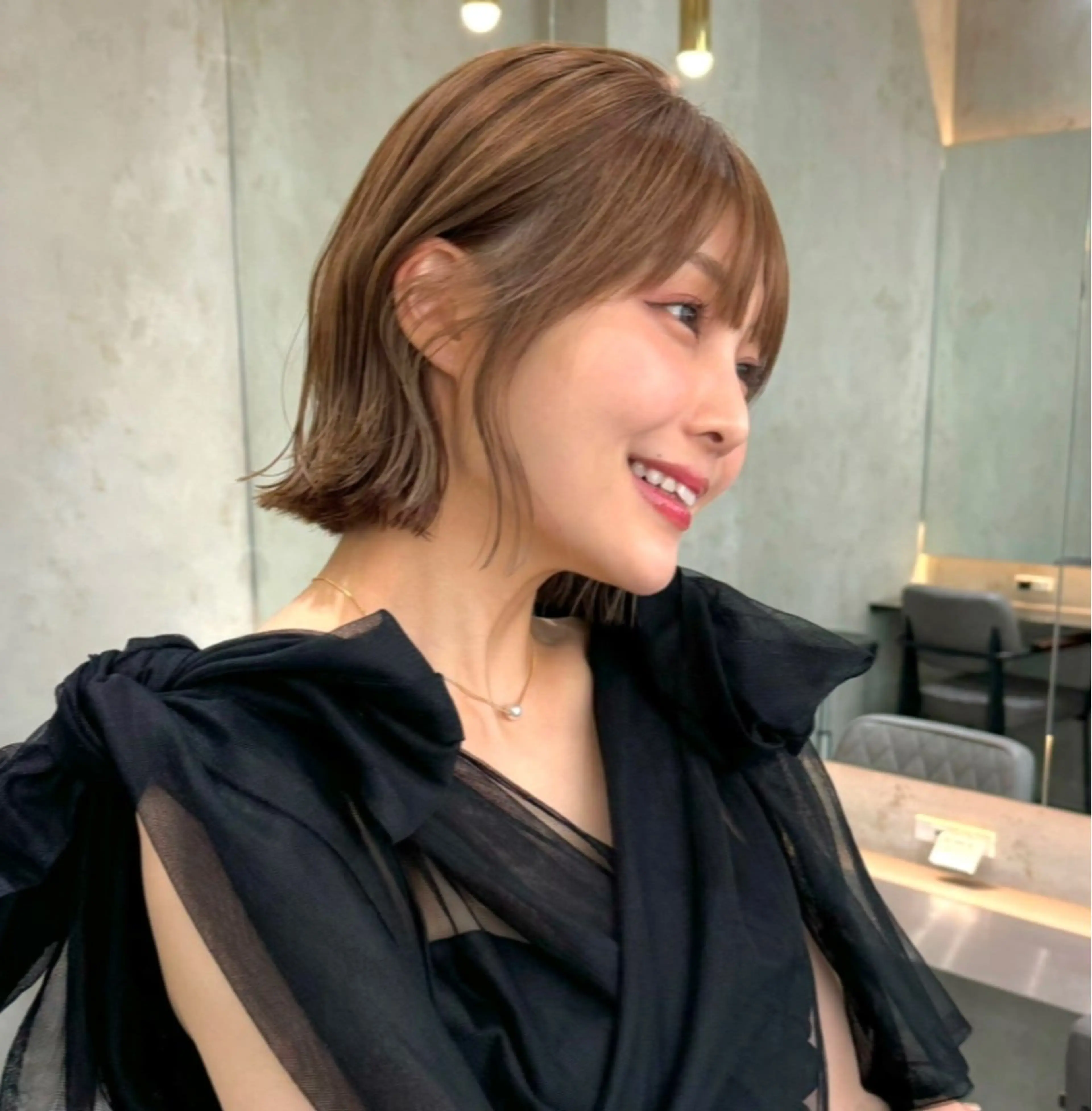 ショート カラー カット ヘアカラー トリートメント 莉乃/縮毛矯正/髪質 改善/艶カラーのヘアスタイル