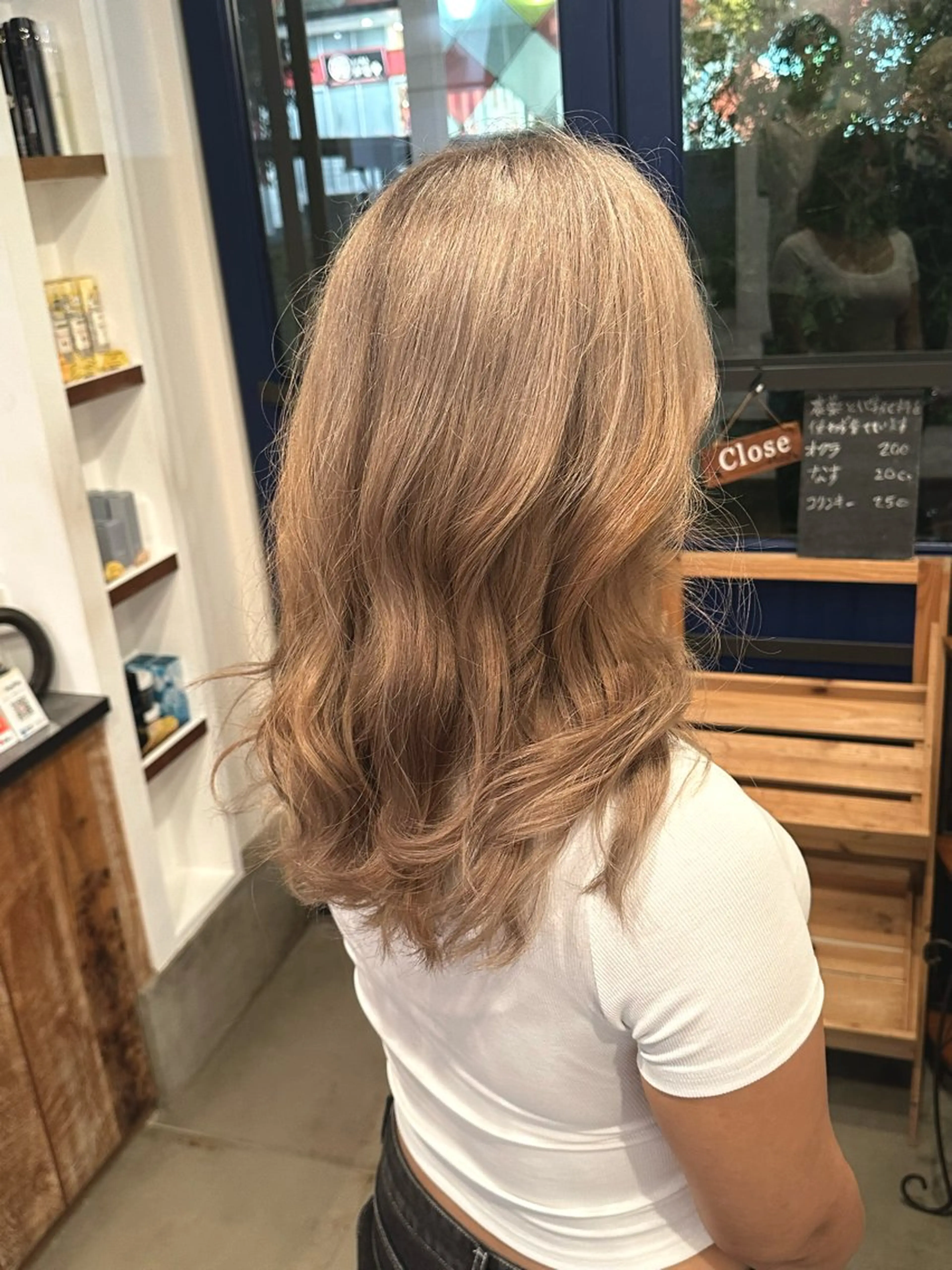 ロング カラー バレイヤージュ ブリーチ レイヤーカット ヘアカラー トリートメント rebloom所属・山之内匠/艶カラー/ ハイトーン/ブリーチのヘアスタイル