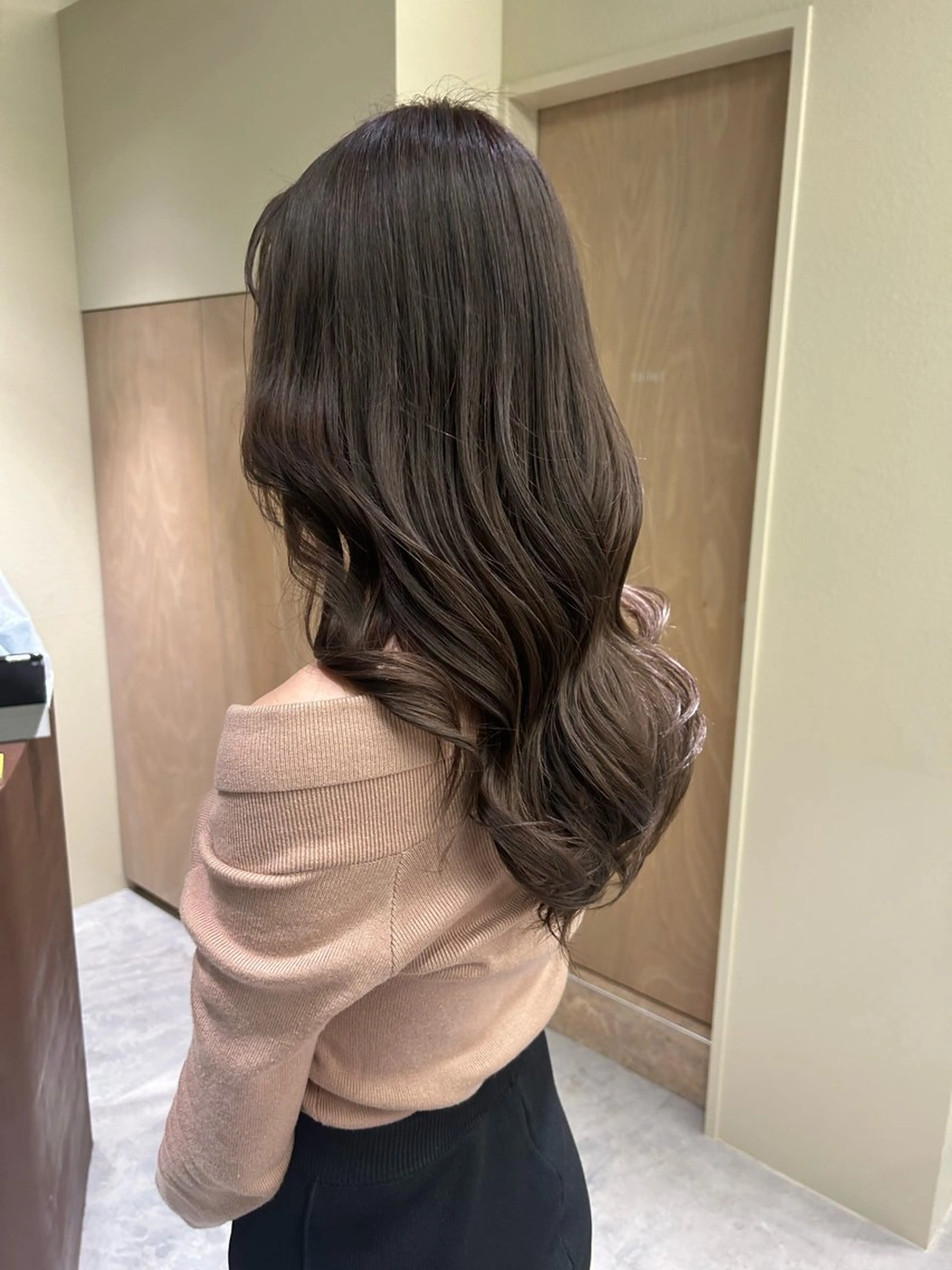 ロング 寺澤 花梨のヘアスタイル