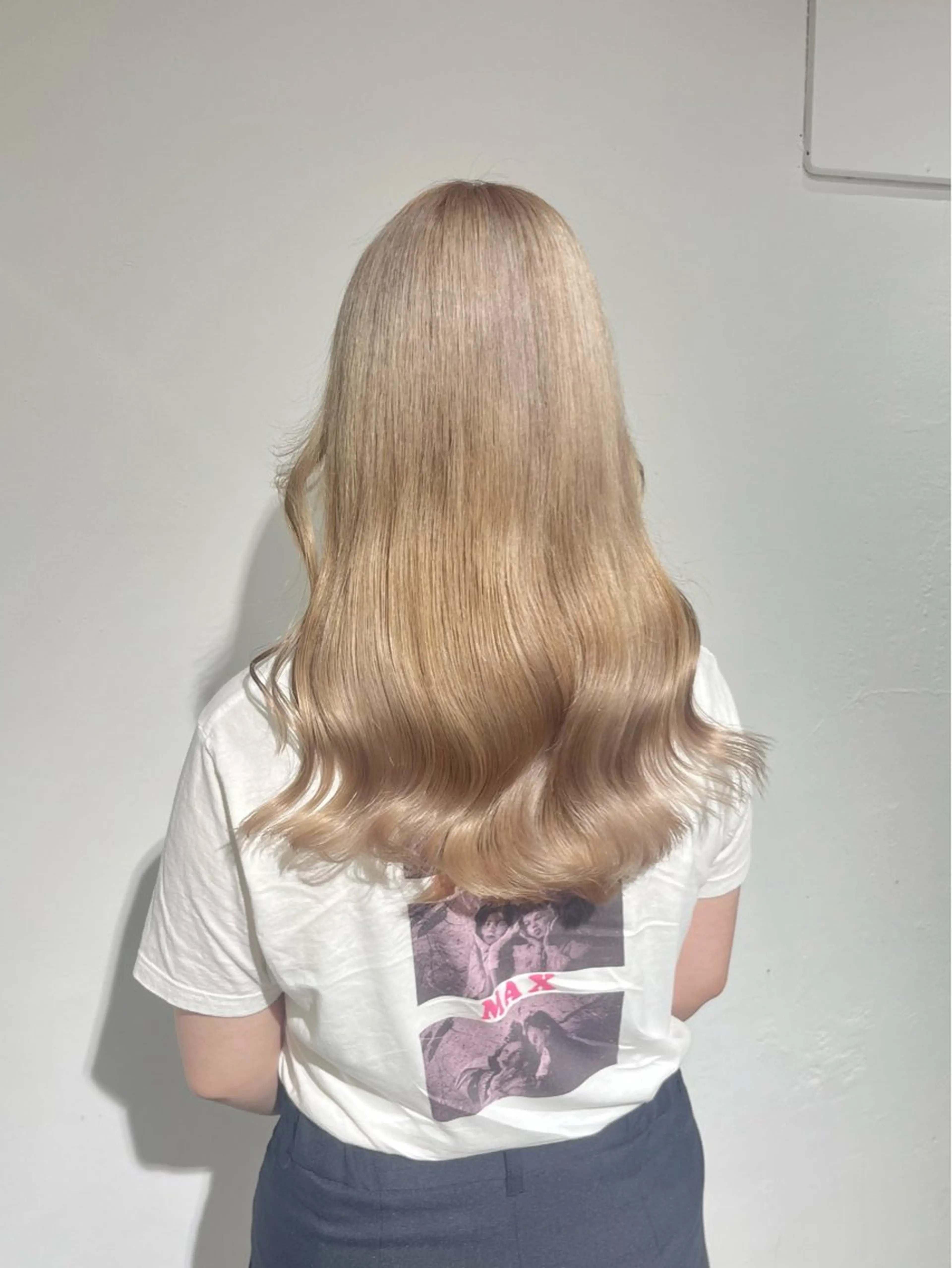 ロング カラー ブロンド ホワイトブロンド allum所属・allum SAKURAのヘアスタイル