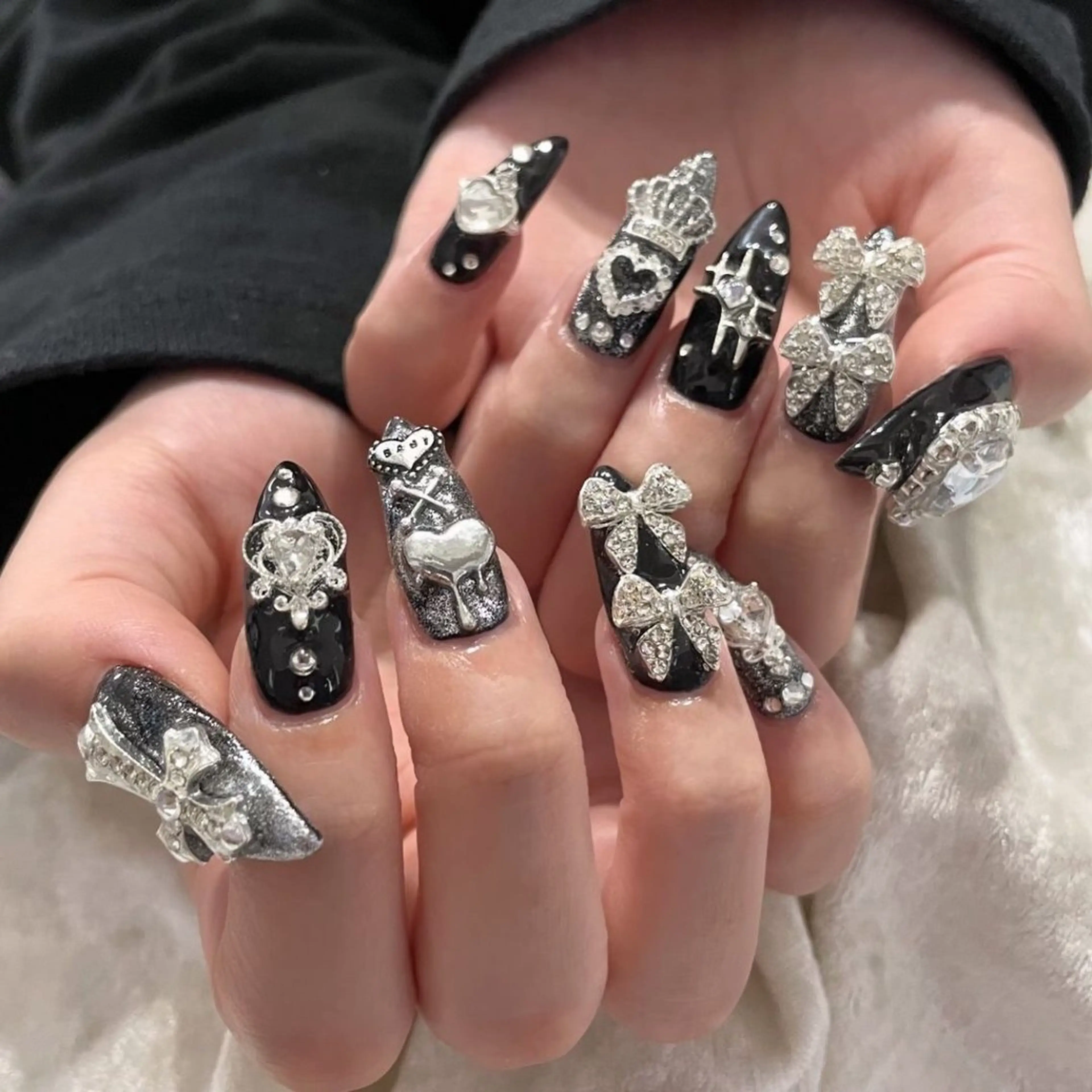 ネイル グラデーション ラメ(グリッター) マグネットネイル ミラーネイル ニュアンスネイル ハンドネイル Lumi de nails所属・Lumi de nailsのネイルデザイン