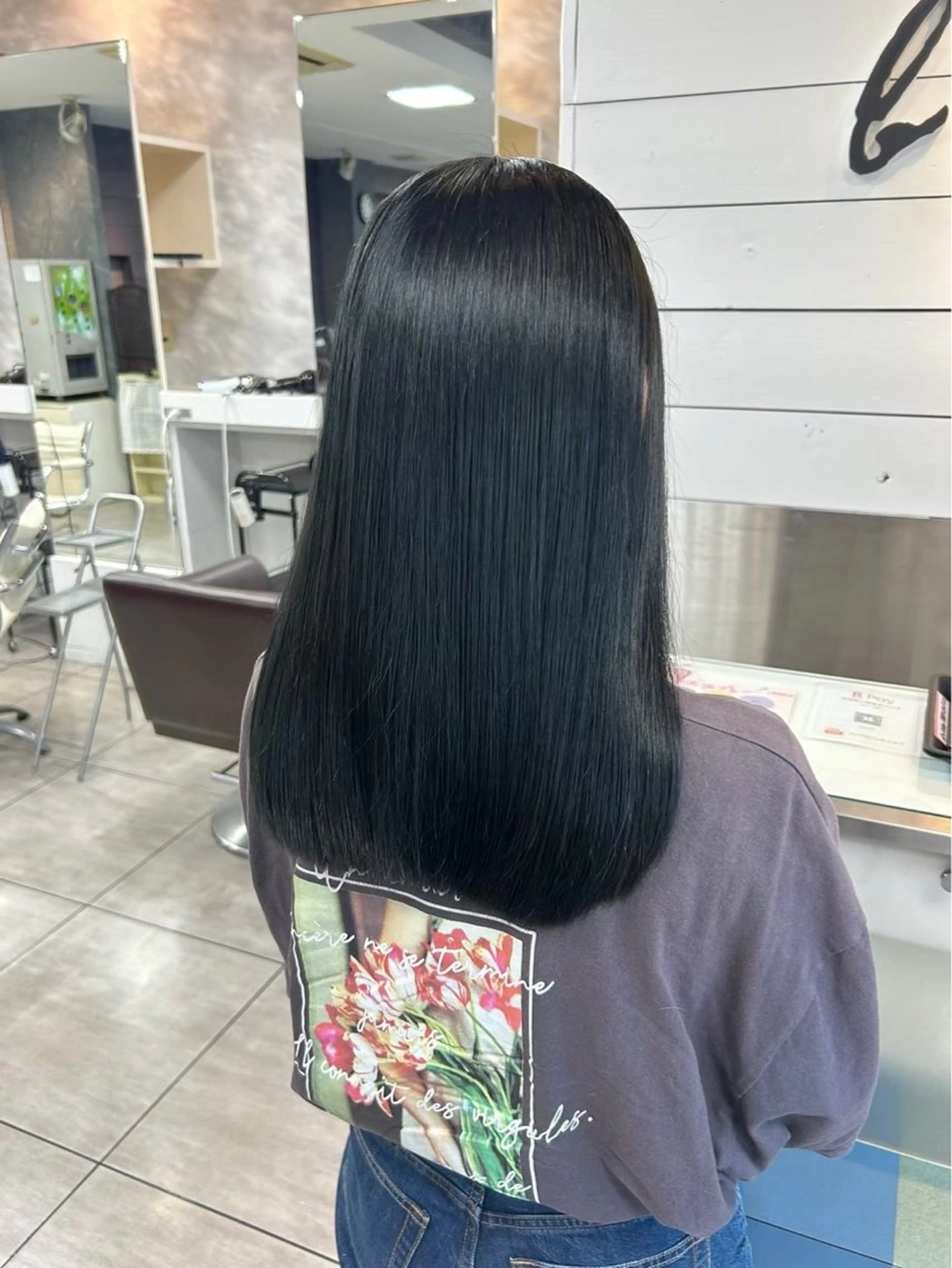 セミロング カット ヘアカラー brace 小笹花純のヘアスタイル