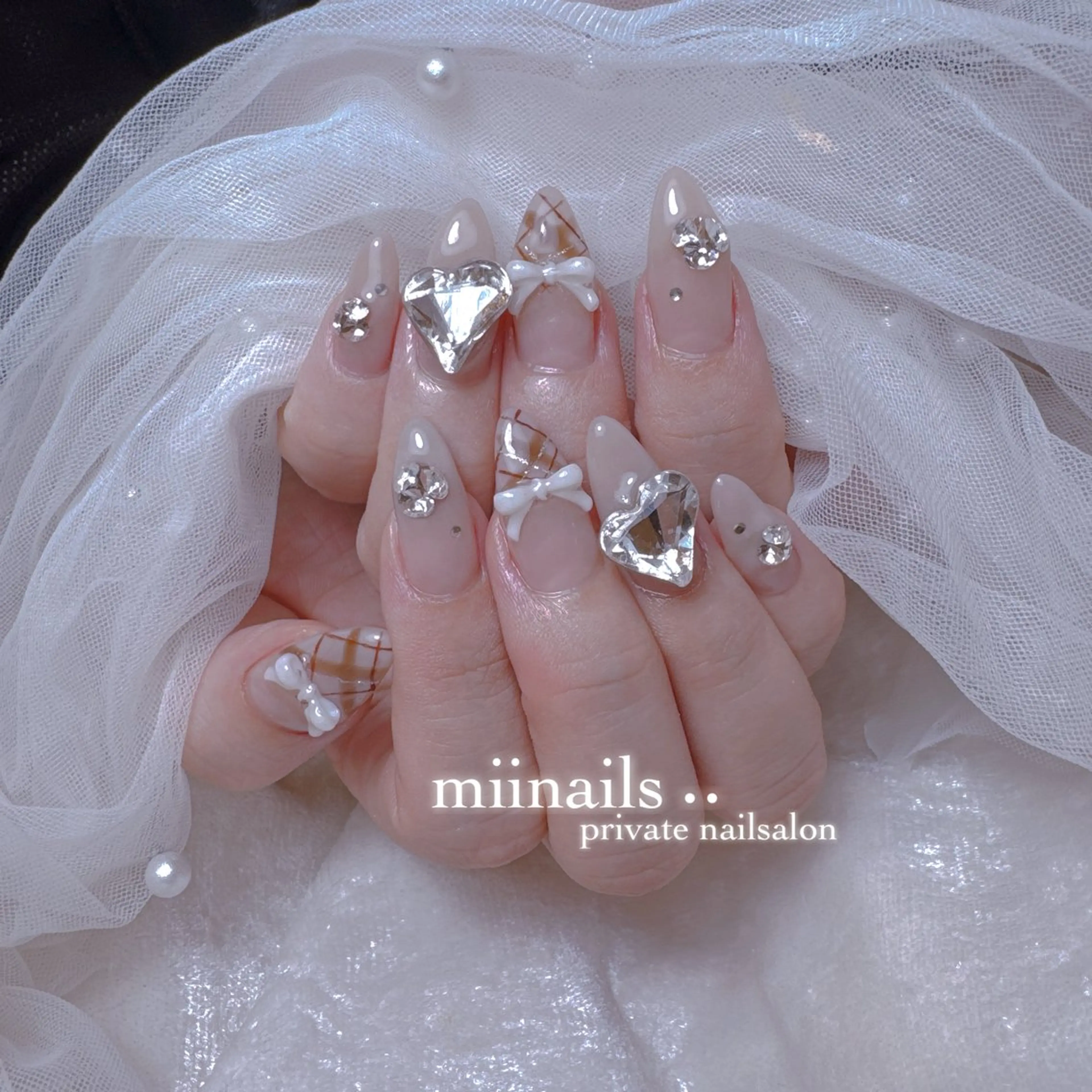 ネイル キラキラネイル ワンホンネイル ハンドネイル nailsalon miinailsのネイルデザイン