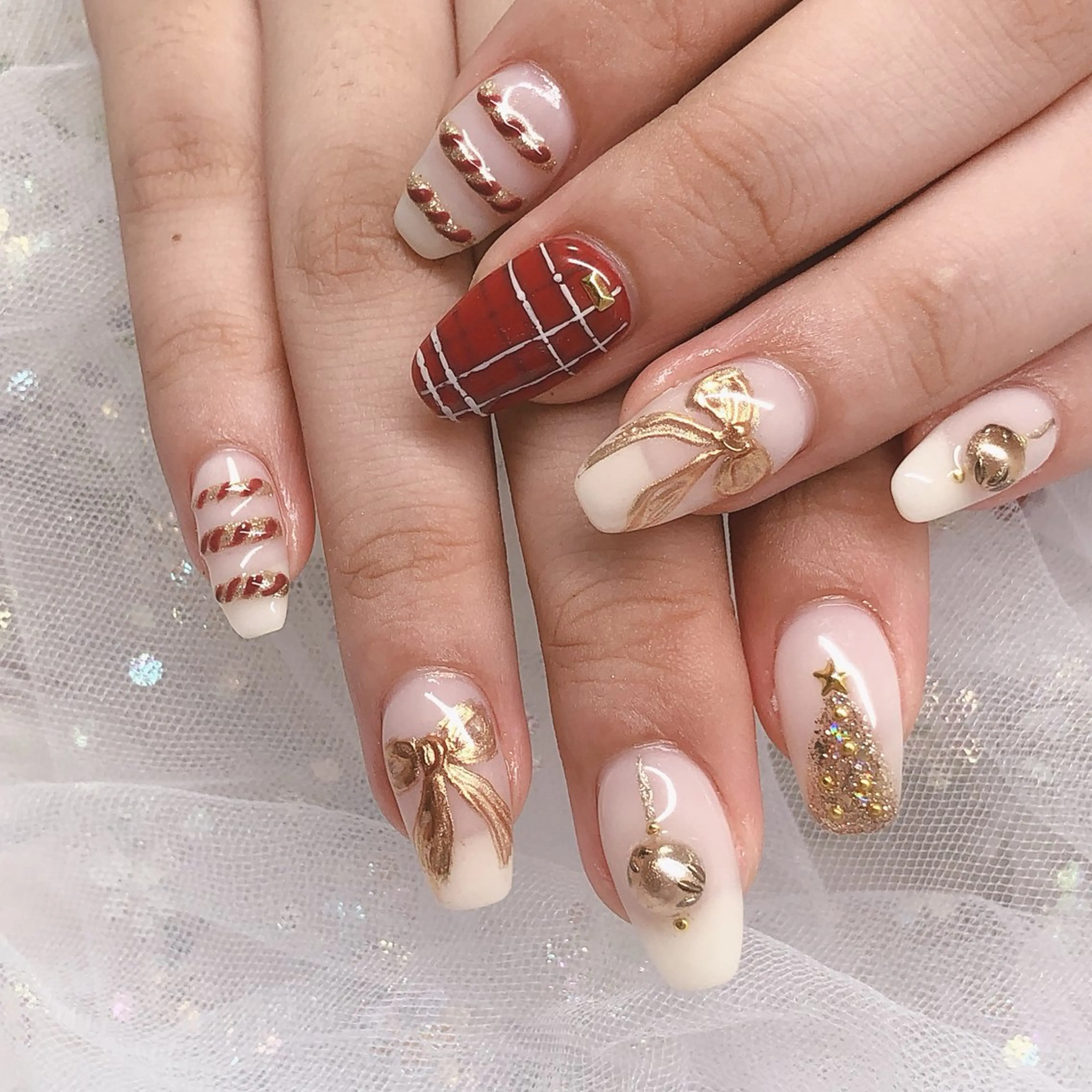 ネイル 持ち込み 冬ネイル クリスマス ハク キのネイルデザイン