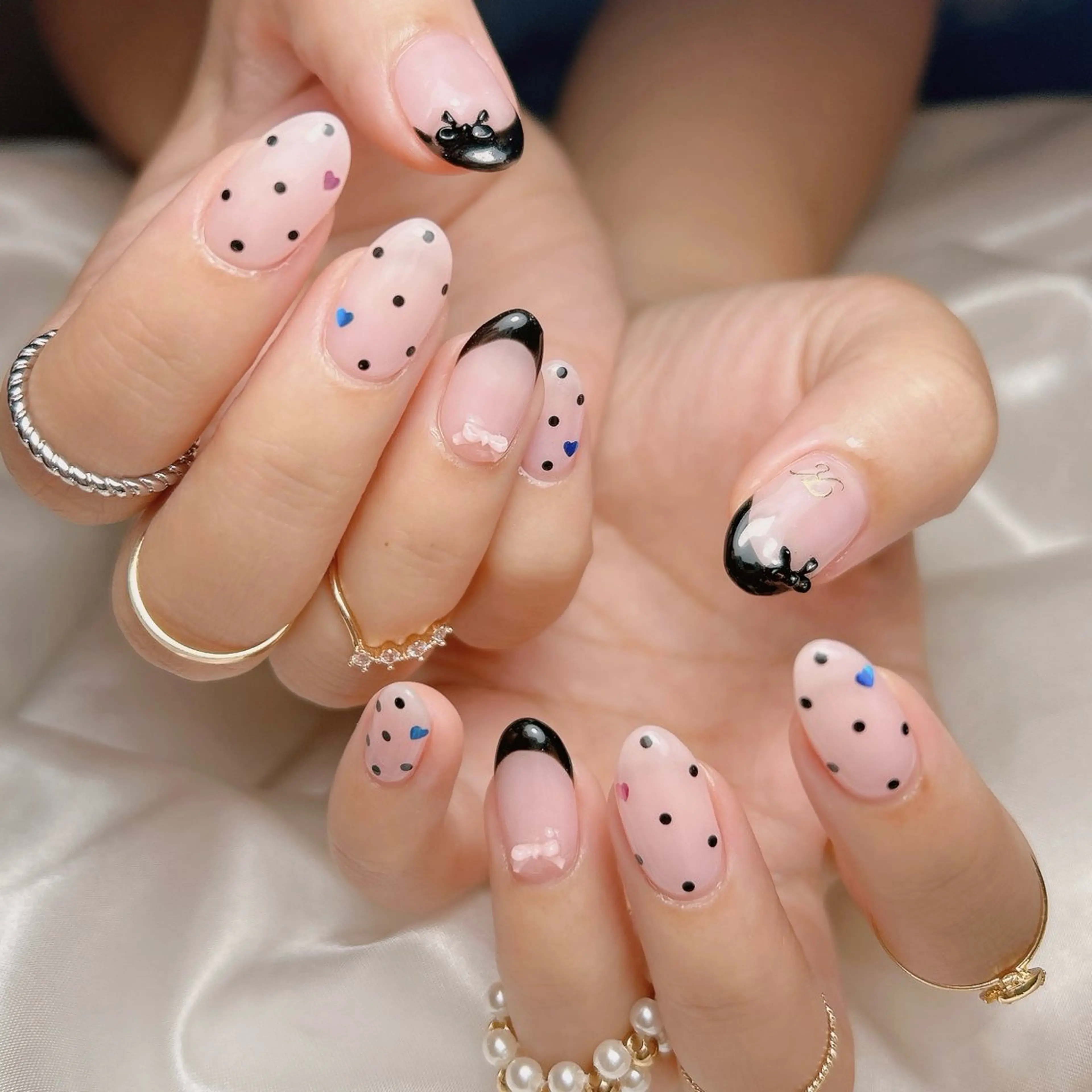 ネイル ドット フレンチネイル ハンドネイル junna のぞいてねのネイルデザイン